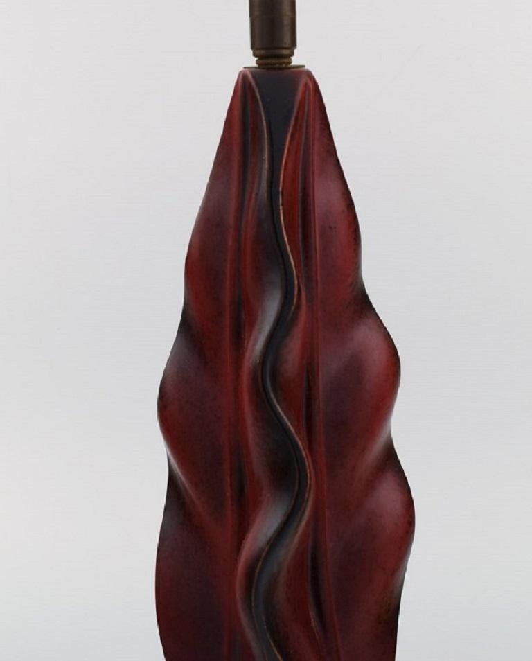 Organically Shaped Table Lamp in Hand-Painted Wood on Base, Mid-20th Century For Sale 1