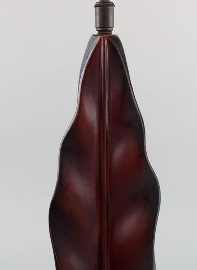 Organically Shaped Table Lamp in Hand-Painted Wood on Base, Mid-20th Century For Sale 3