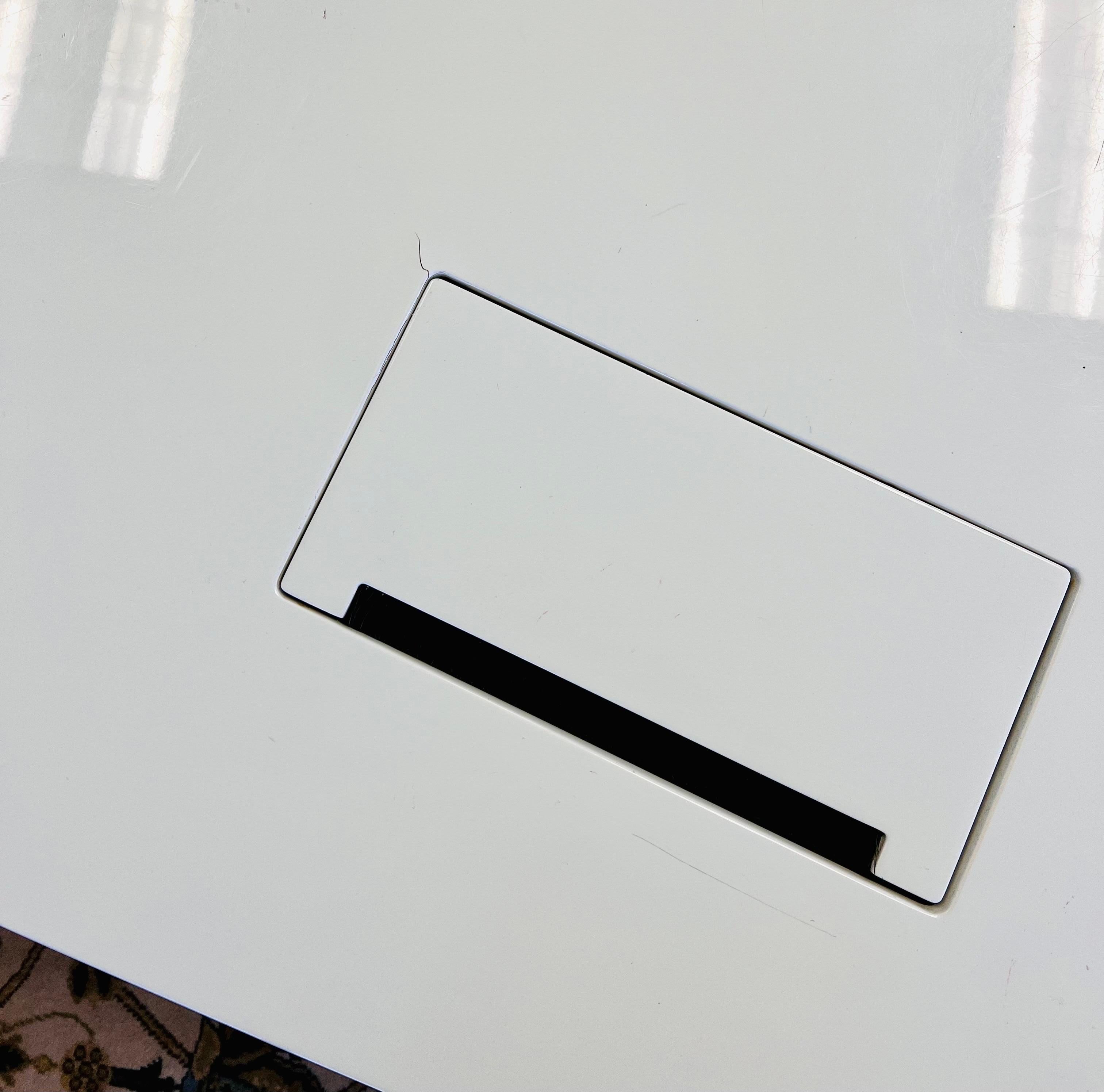 Organically Shaped White Lacquered Sculptural Babini Goggle Desk Table M/I Italy 4