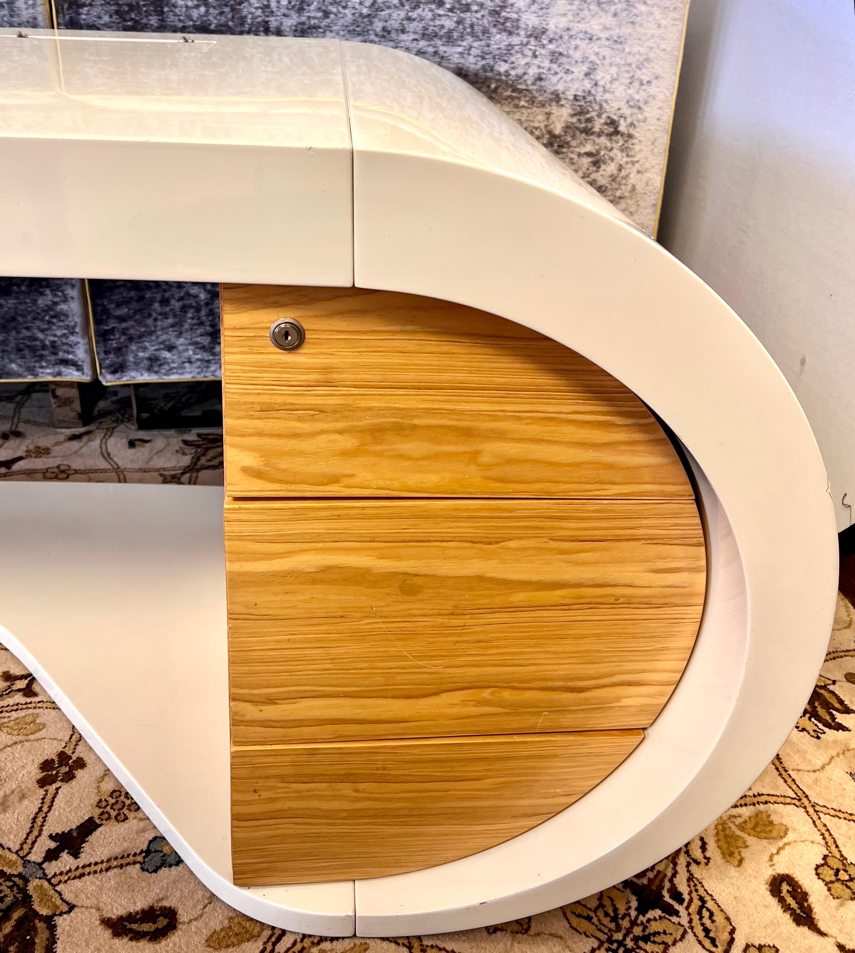 Italian Organically Shaped White Lacquered Sculptural Babini Goggle Desk Table M/I Italy