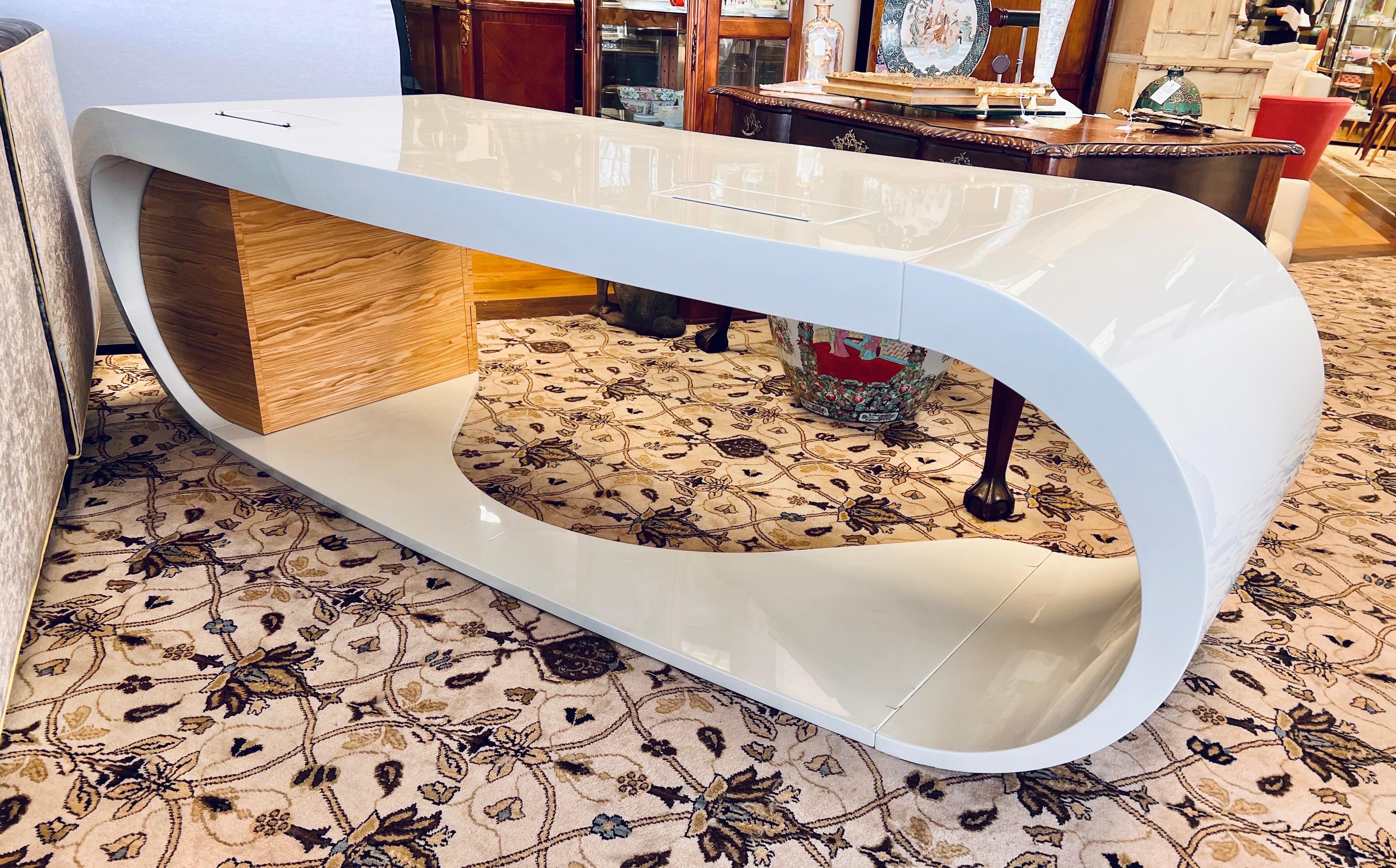 Organically Shaped White Lacquered Sculptural Babini Goggle Desk Table M/I Italy 1