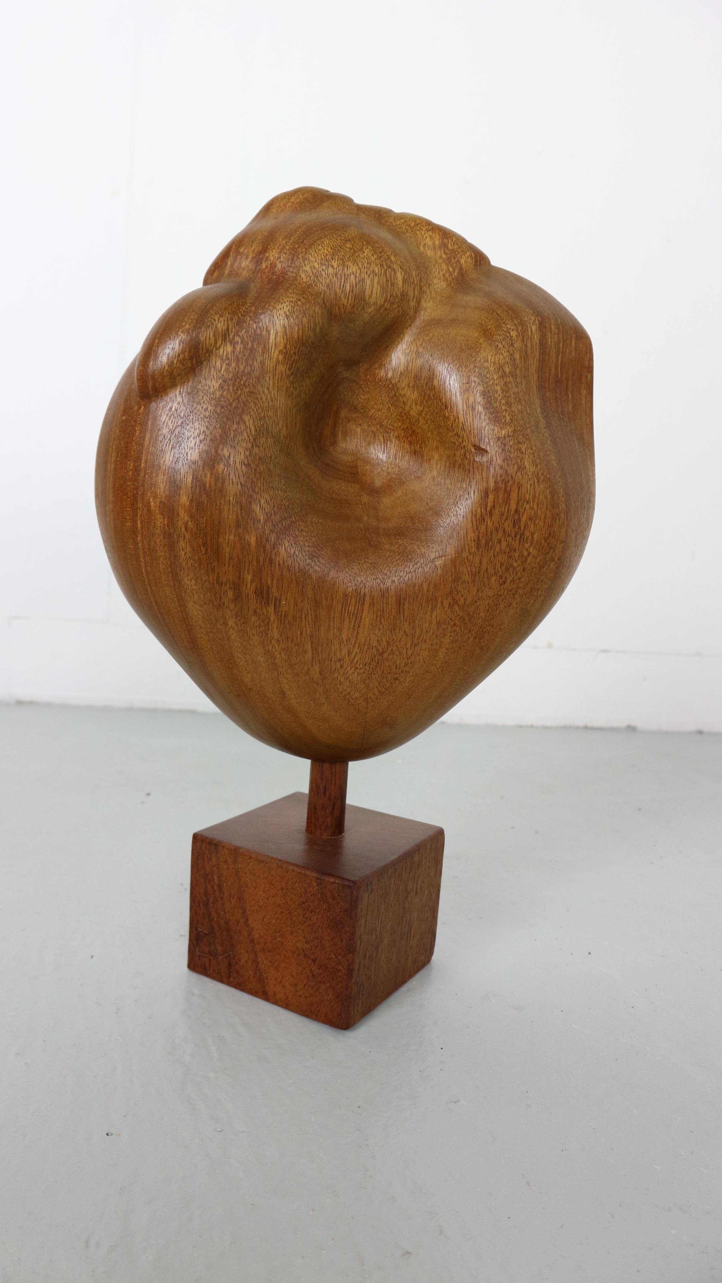 Beautifully shaped organic rooster artwork curved wood.
Made in the 1950s by unknown maker, the artwork is marked by C.M. 
This piece remains in a very good condition and only little traces of wear.
When you are looking for a wooden sculpture