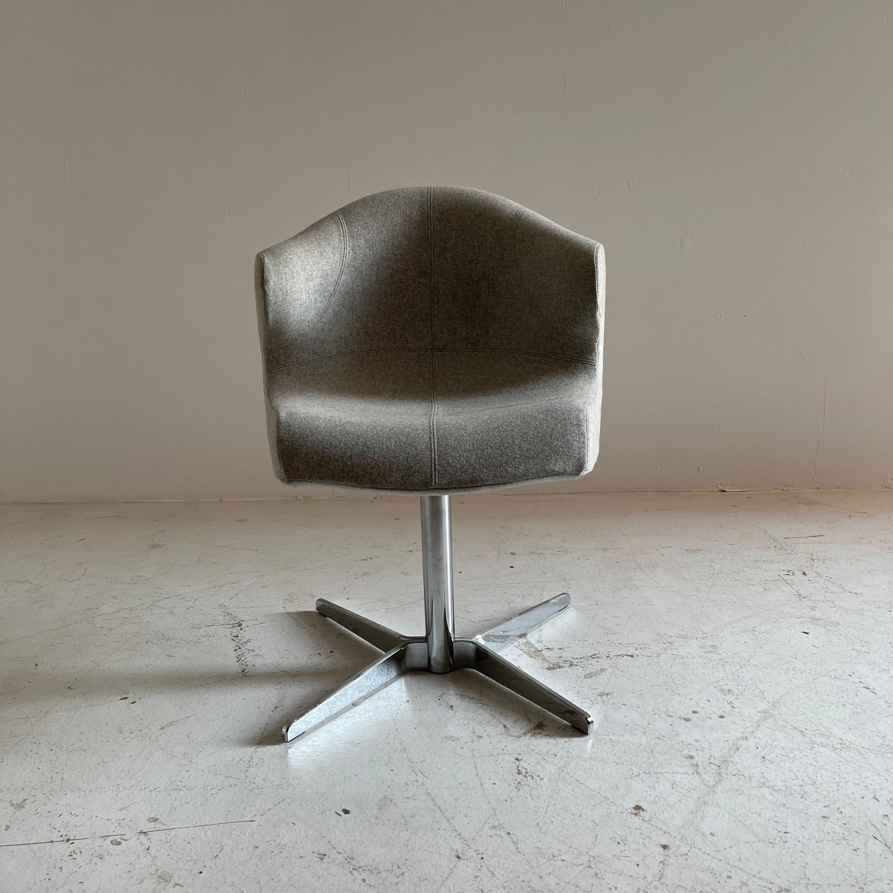 Organisch drehbare Esszimmerstühle von Ligne Roset, Vierer-Set, Frankreich im Angebot 3