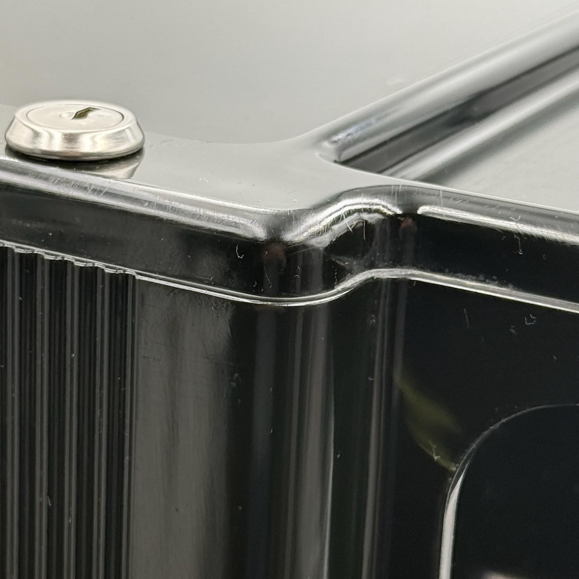 The Superstile by Neolt in glossy black is a 70s organizer trolley that balances style and function with ease - adding a dash of sophistication to your space.

A more streamlined version of the classic Stile, the Superstile stands out for its
