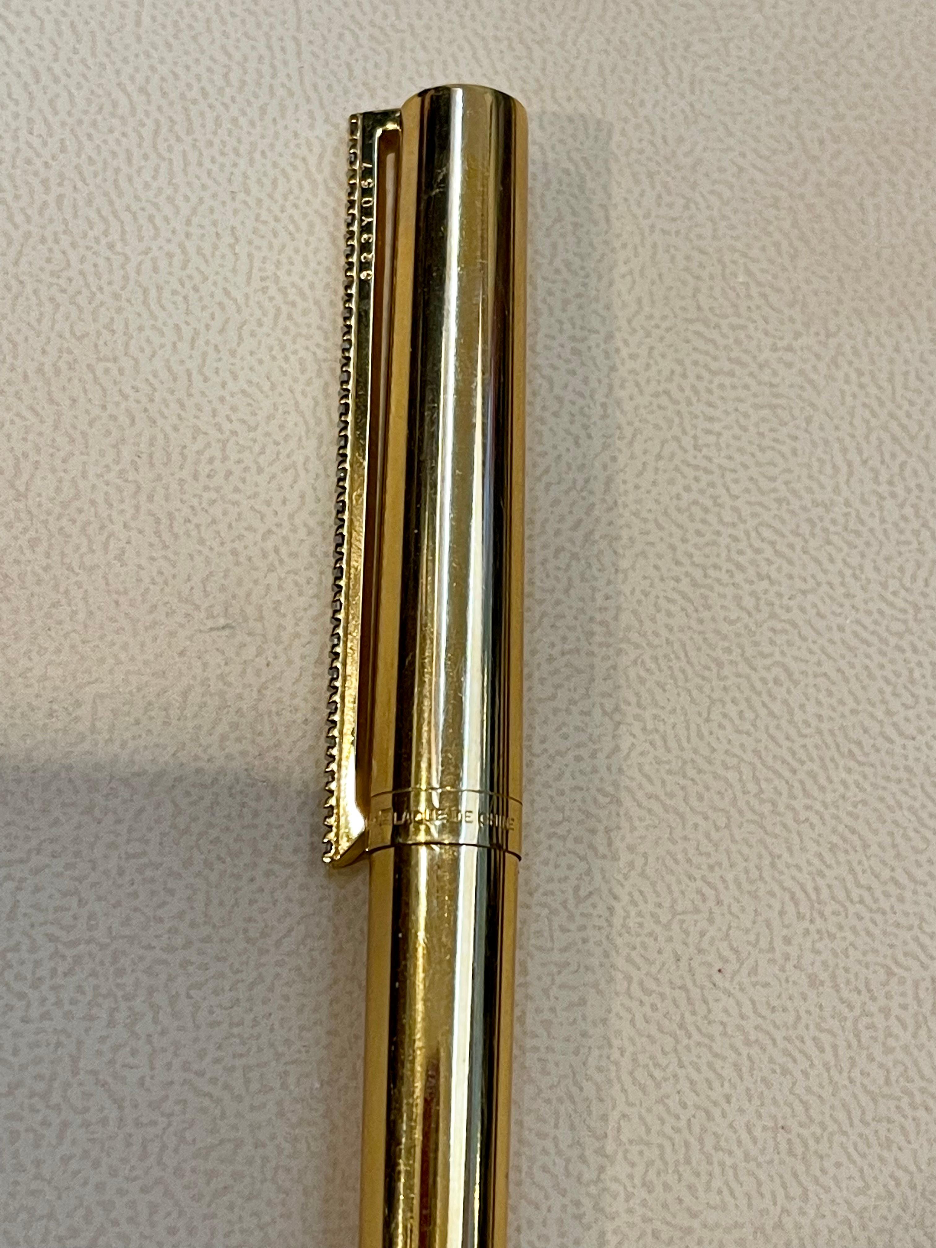 Orginal S.T.Dupont Kugelschreiber von Prestige, vergoldete Laque De Chine (Rundschliff)