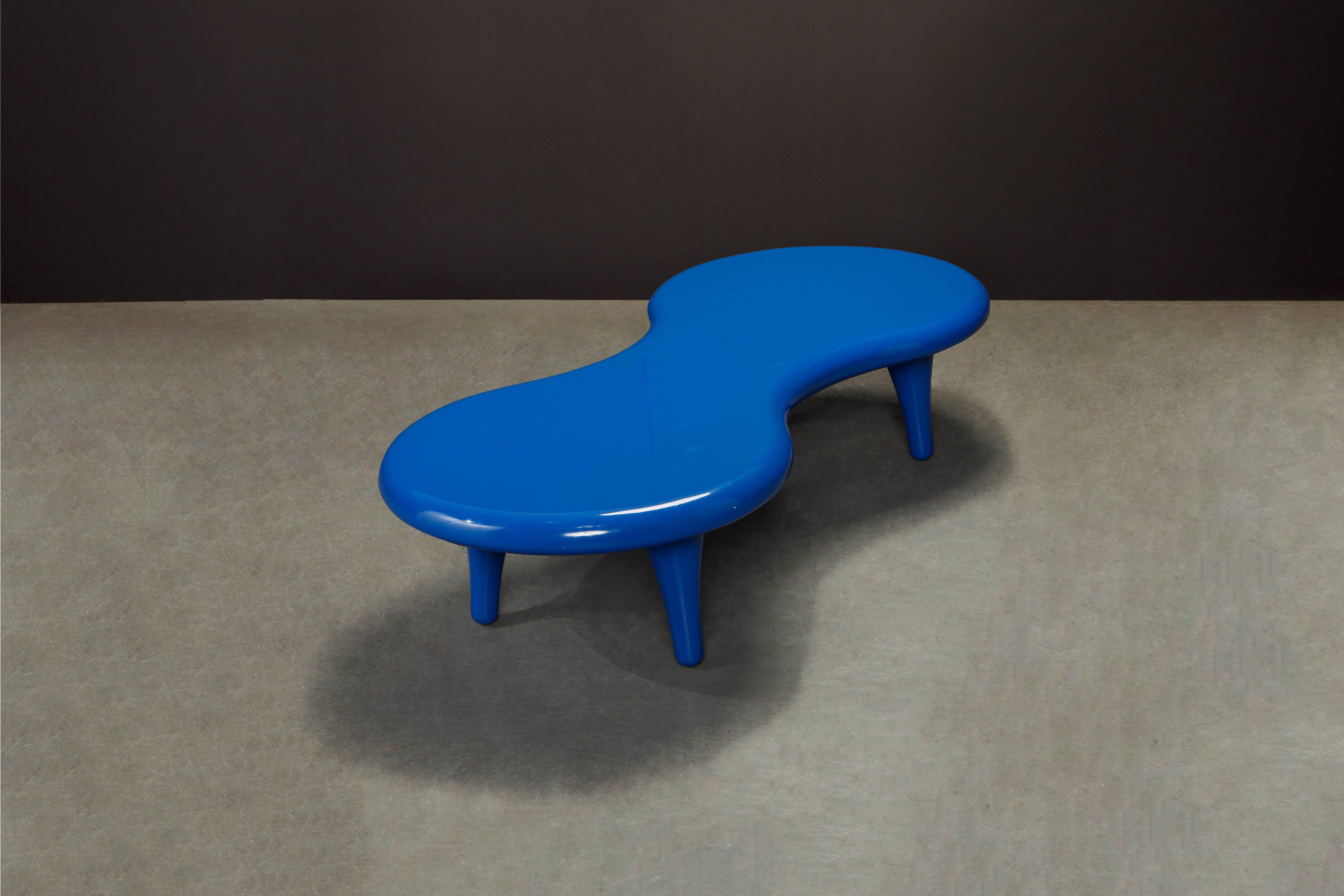 XXIe siècle et contemporain Table  cocktail en fibre de verre  Orgone  de Marc Newson pour Cappellini, Italie, signe