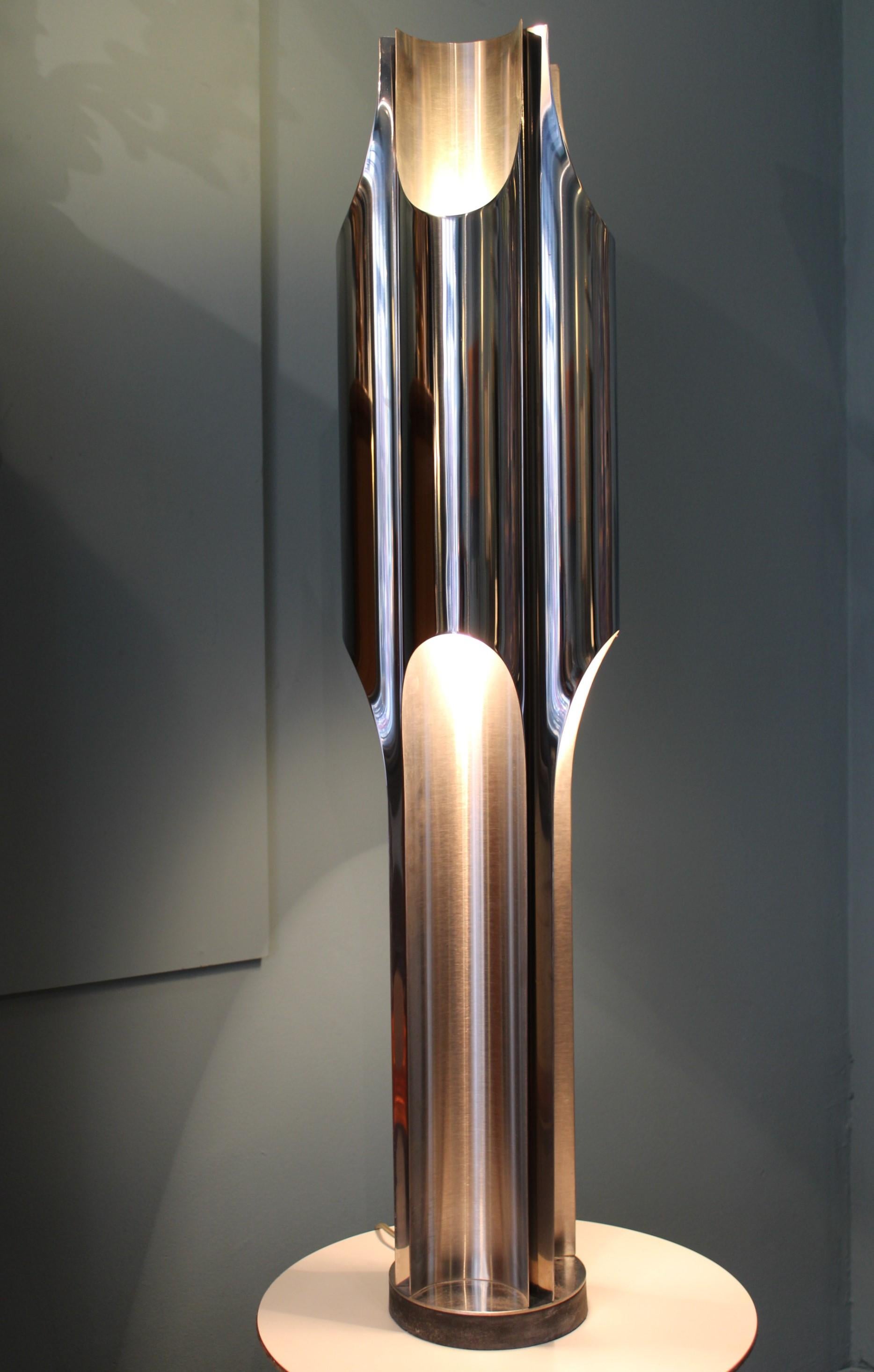 “Orgue” model lamp in polished steel.
Maison Charles 
France, circa 1970.