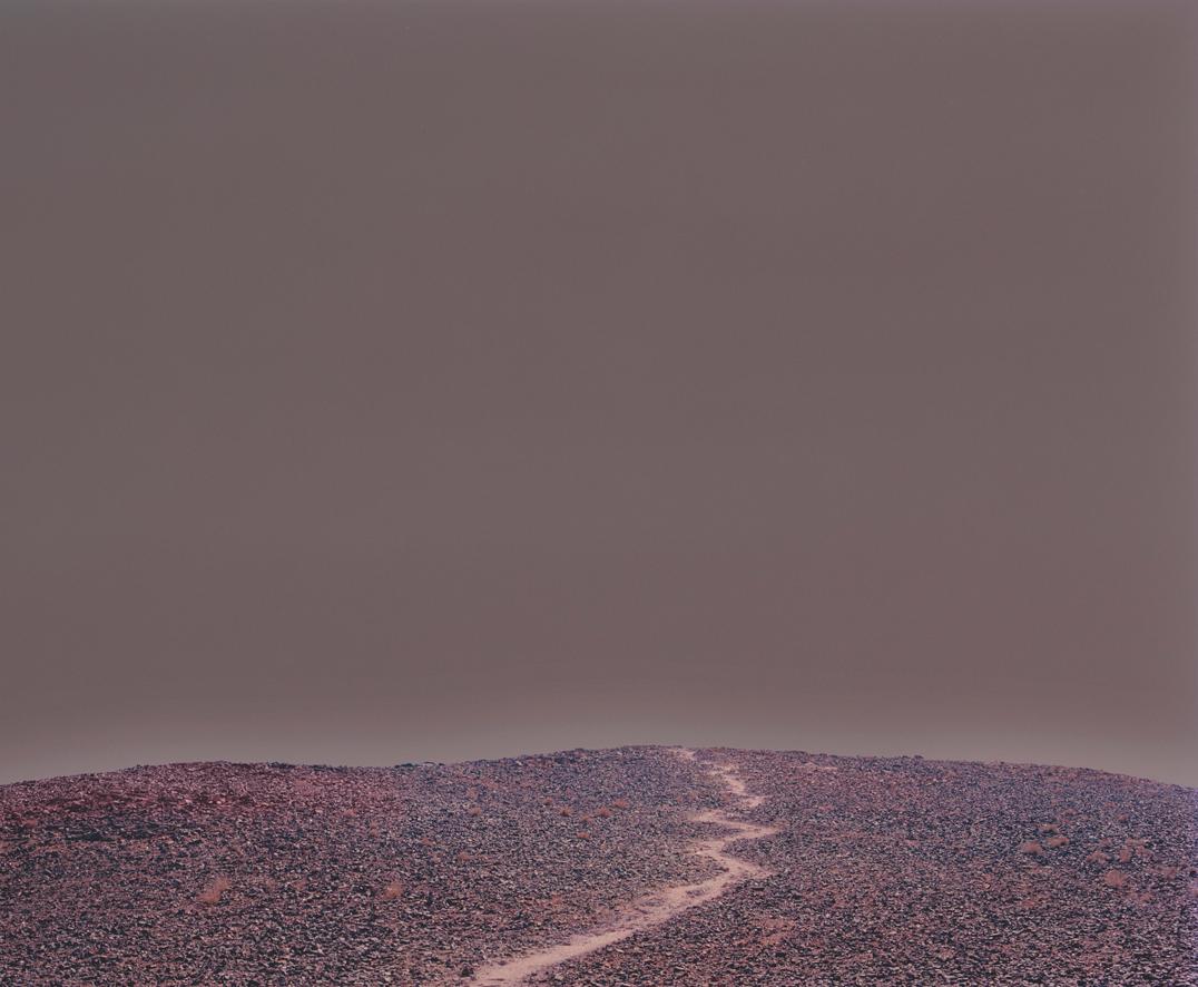 Landscape Photograph de Ori Gersht - Días oscuros