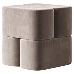Pouf ORI en velours beige par Hermhaus