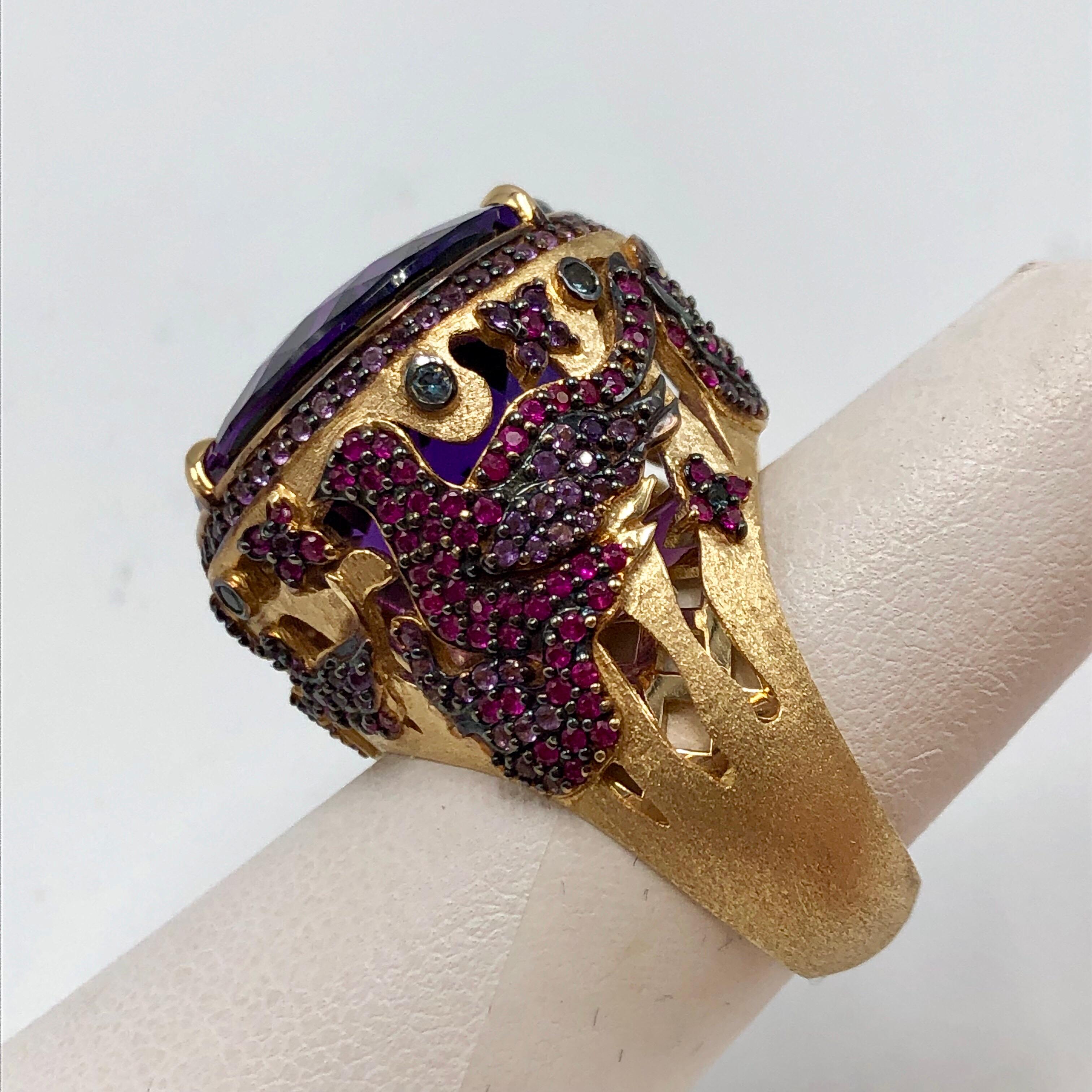 Orianne Collins Violet Amethyst Ruby and Blue Topaz Plum Gold Ring In New Condition In Dallas, TX