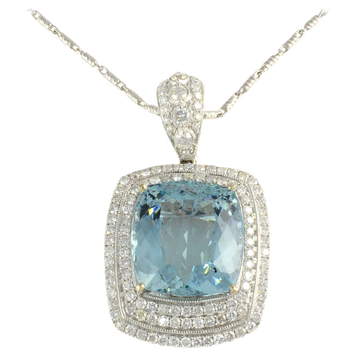 anne GIA-zertifizierte Halskette mit 26,85 Karat natürlichem Aquamarin-Anhänger im Angebot