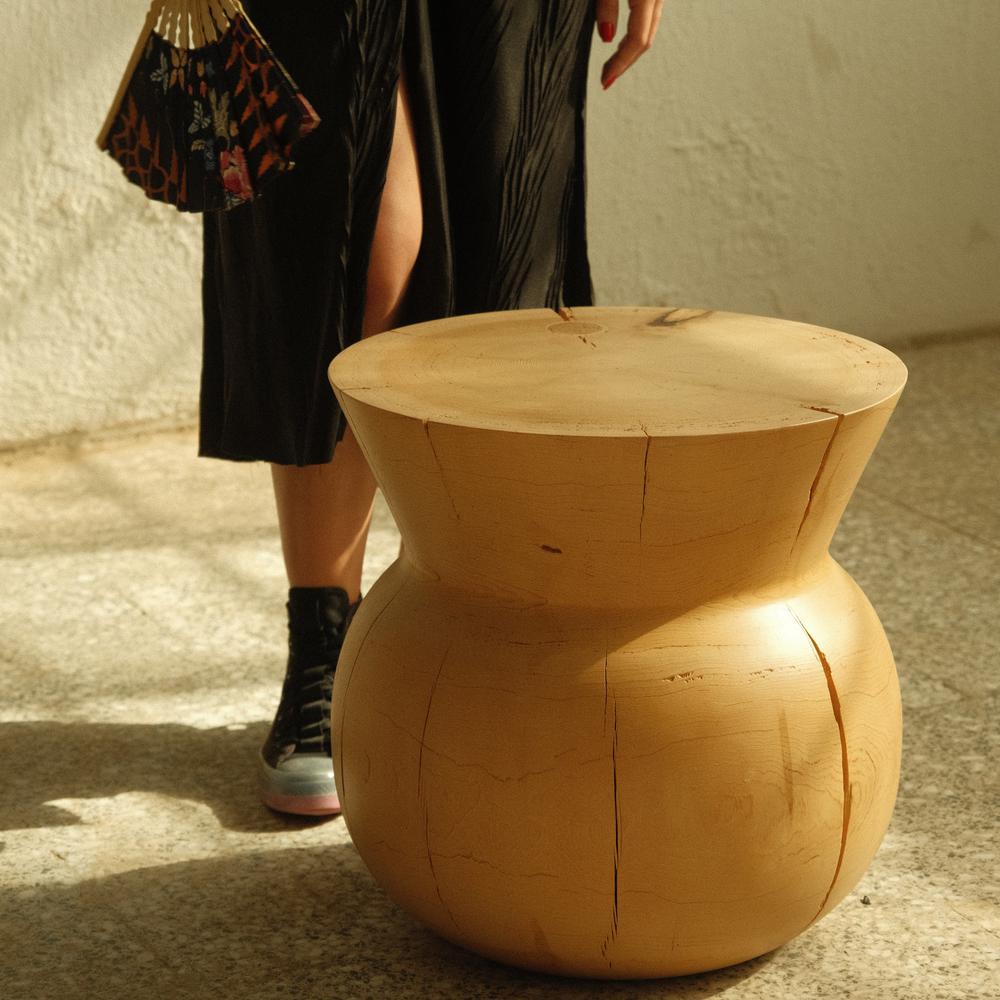 Scandinave moderne Tabouret / table basseORIENT, cèdre, rond, bois de bloc en vente