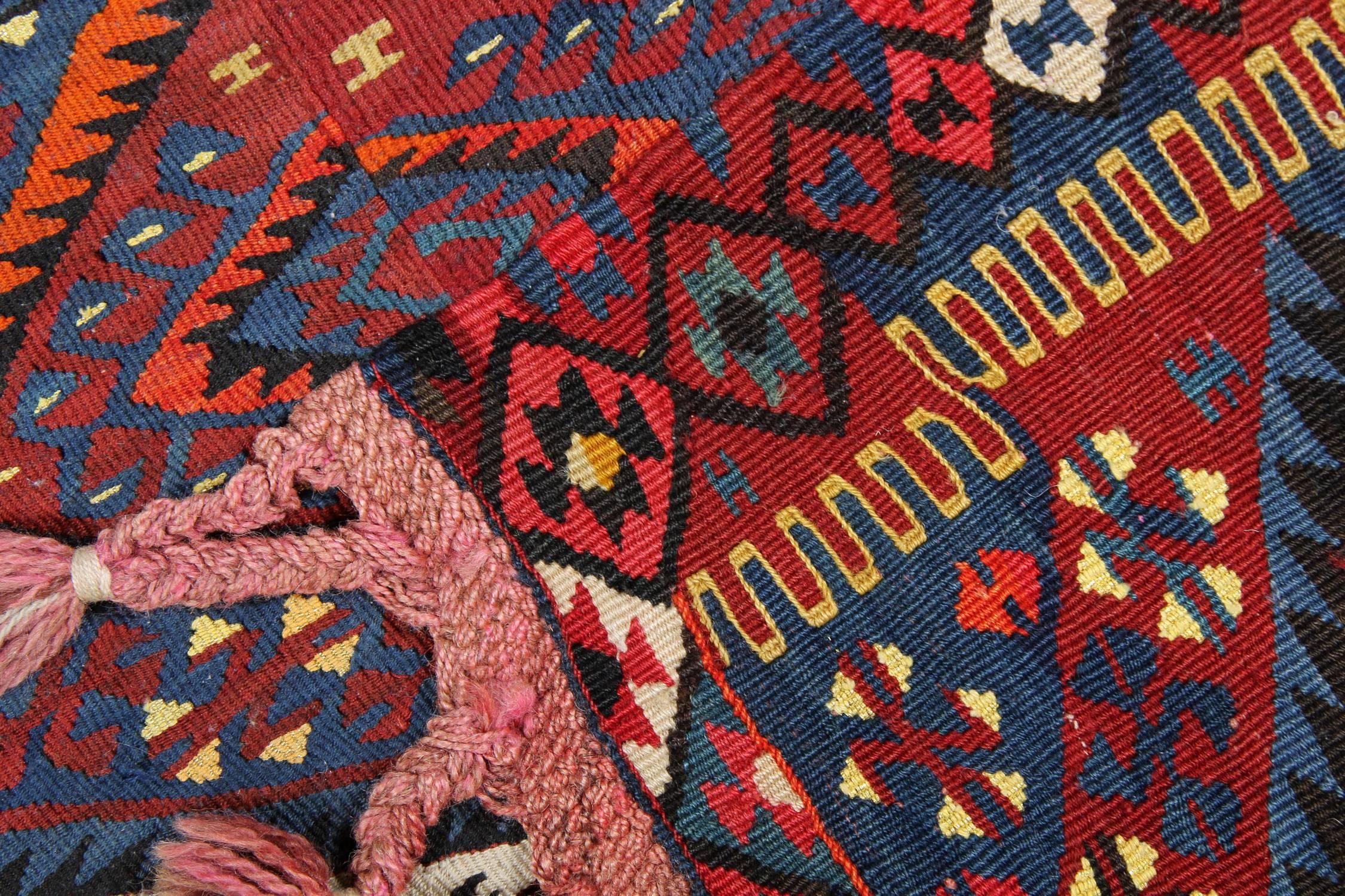Noué à la main Tapis Kilim oriental ancien turc en laine dorée et métal, tapis fait main en vente