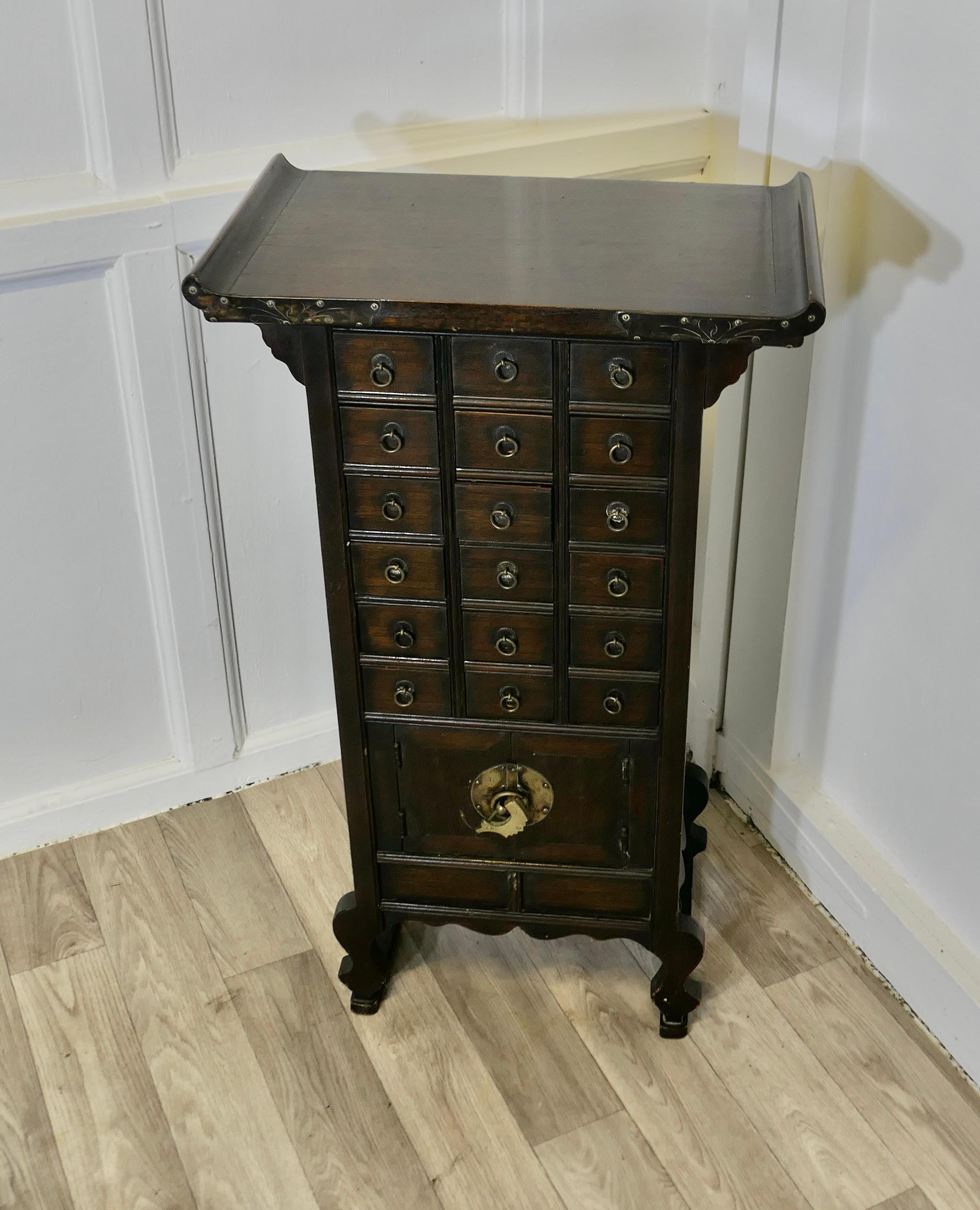 Orientalische Apotheker Viele Schublade Side Cabinet (Chinoiserie)