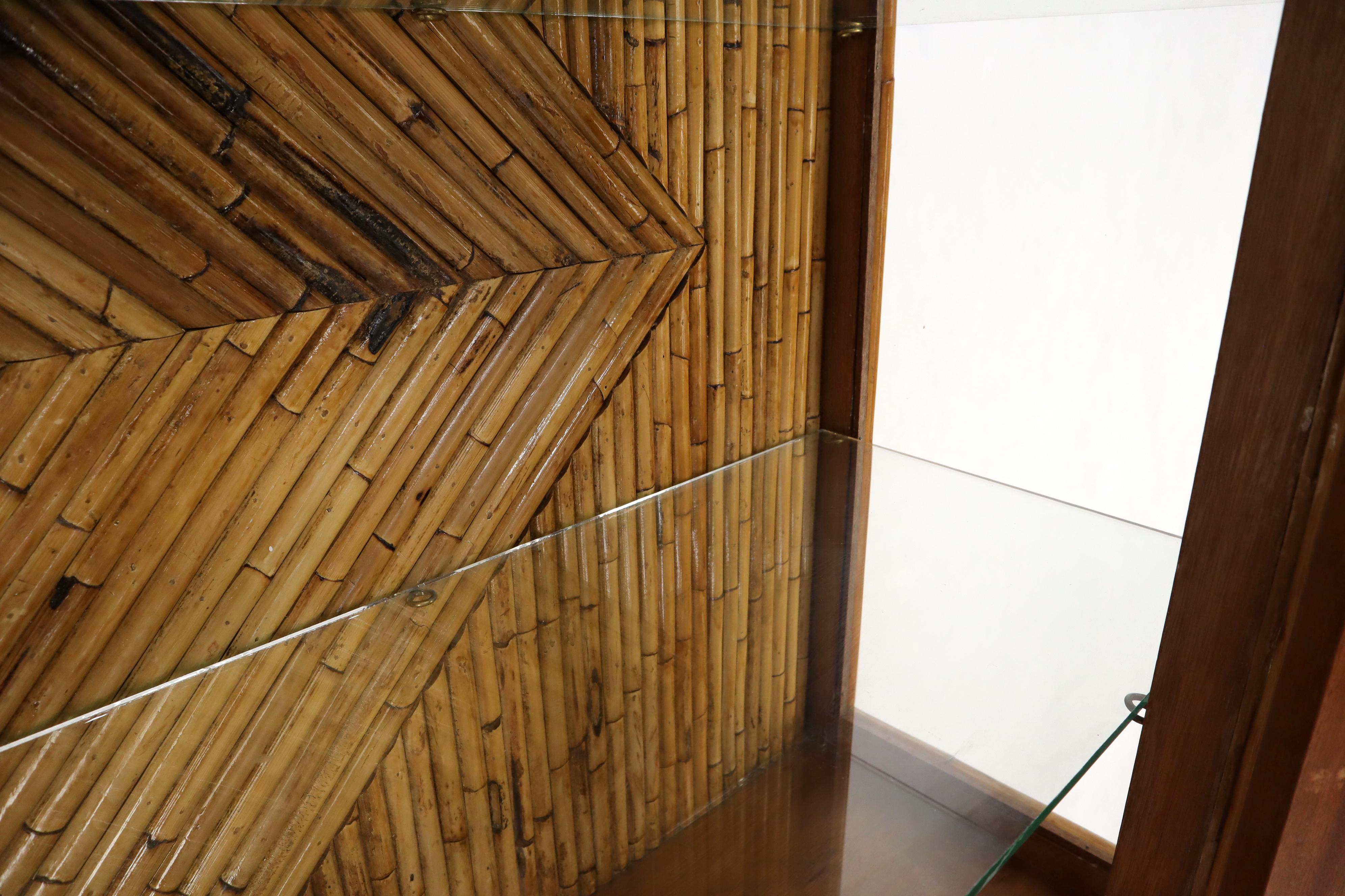 Orientalisches Curio- Sideboard aus Bambus und Rattan im asiatischen Oriental-Stil im Angebot 3