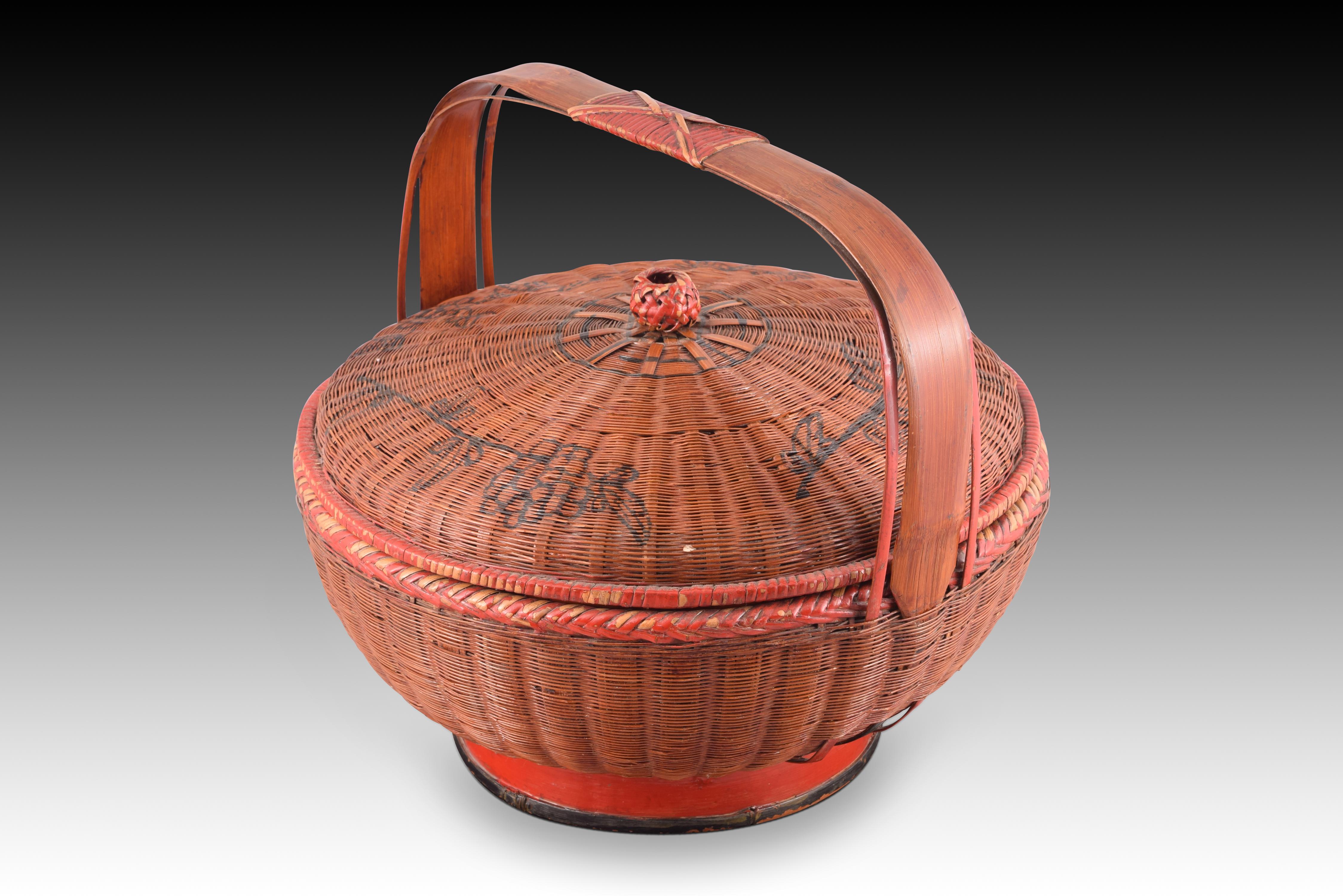 Asian Oriental basket. 19th-20th centuries.  For Sale