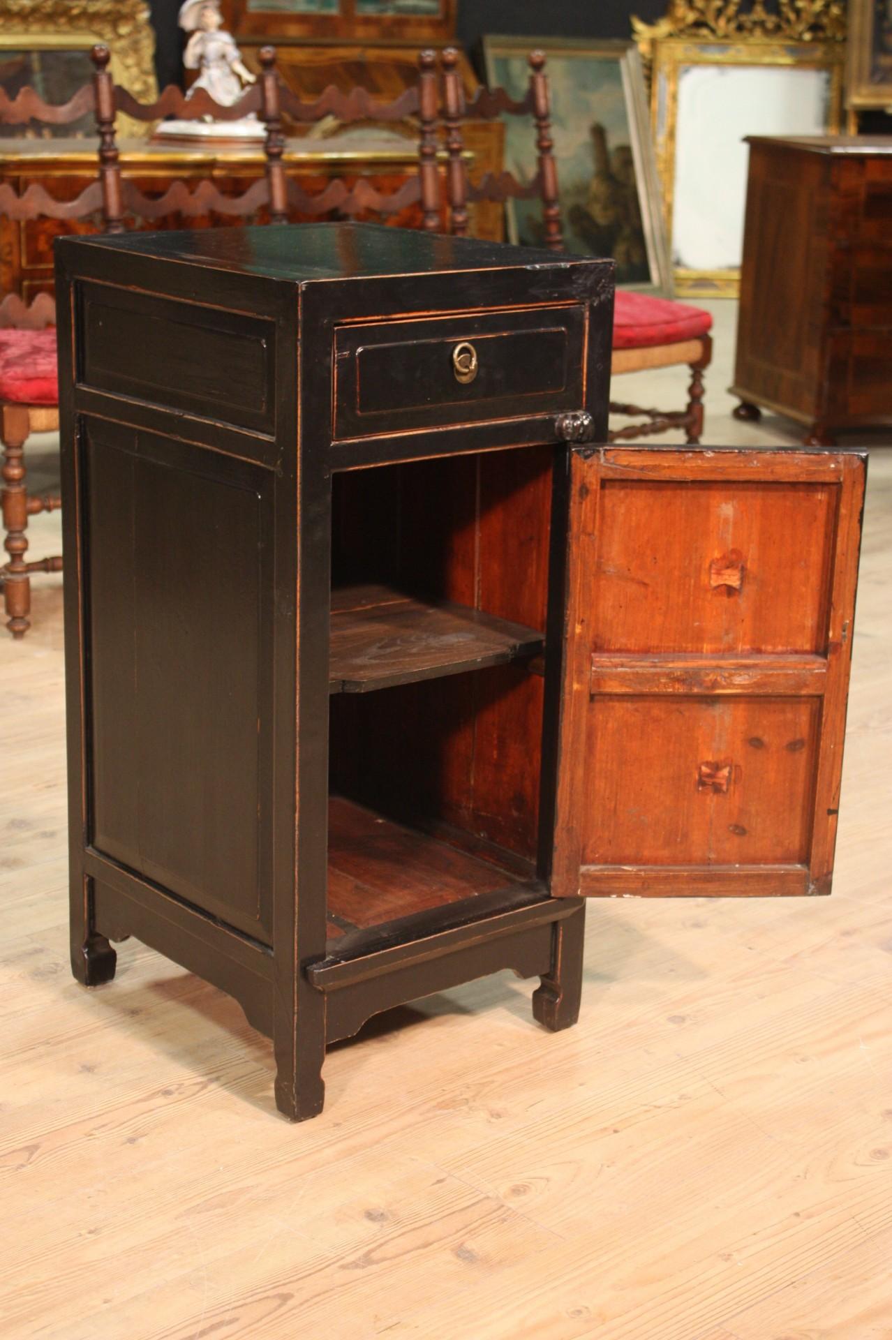 Oriental Bedside Table in Black Lacquered Wood, 20th Century For Sale 6