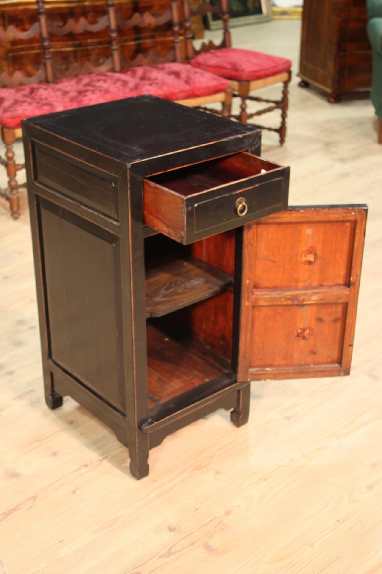 Oriental Bedside Table in Black Lacquered Wood, 20th Century For Sale 5