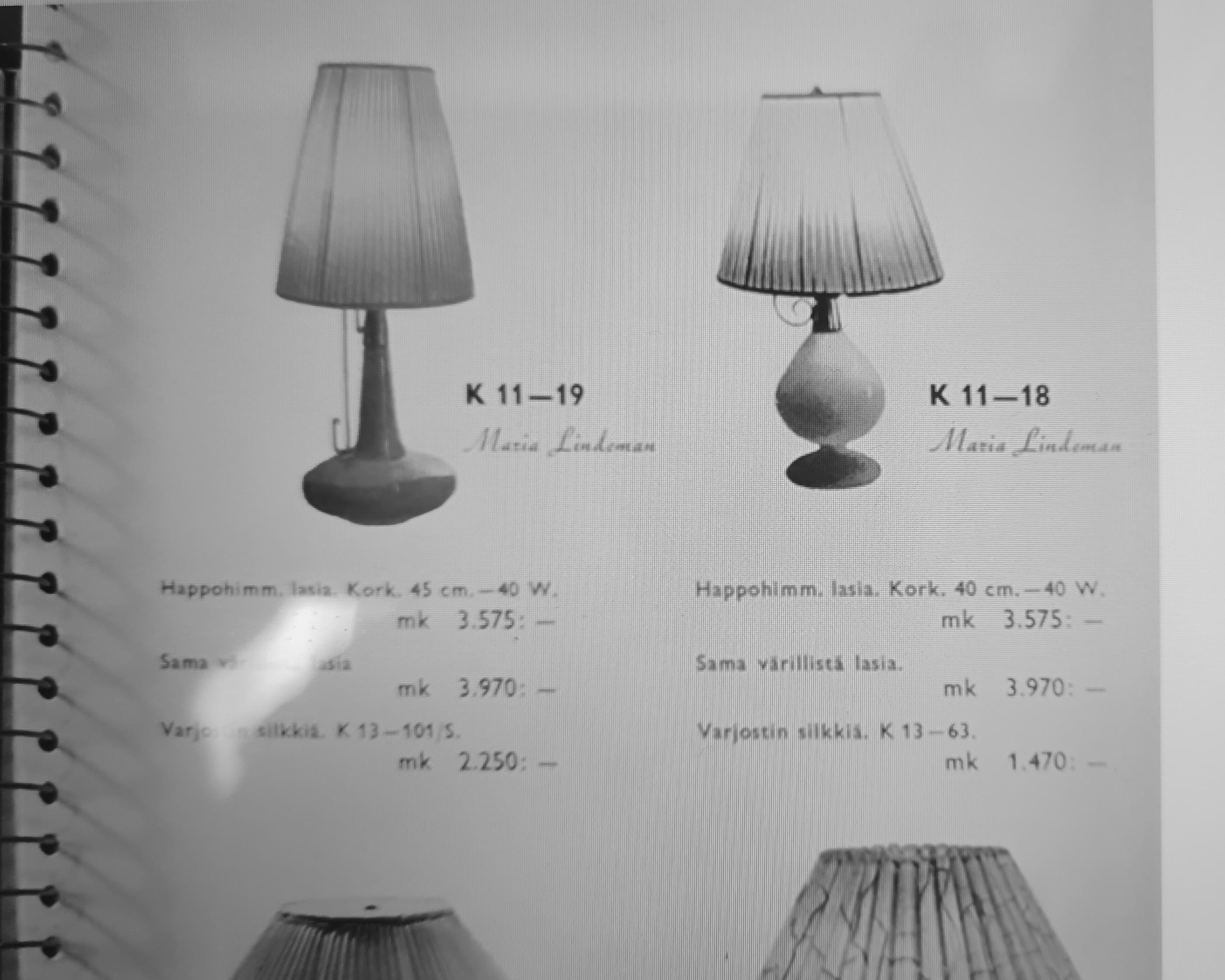 Lámpara de mesa oriental de cristal azul y ratán K11-18, Maria Lindeman, Idman Años 50 en venta 1