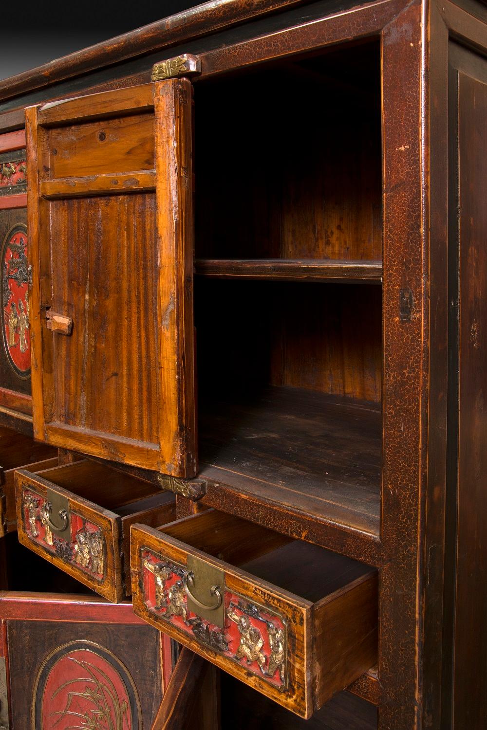 Oriental Cabinet, Polychromed Wood and Metal, 19th-20th Century In Good Condition In Madrid, ES