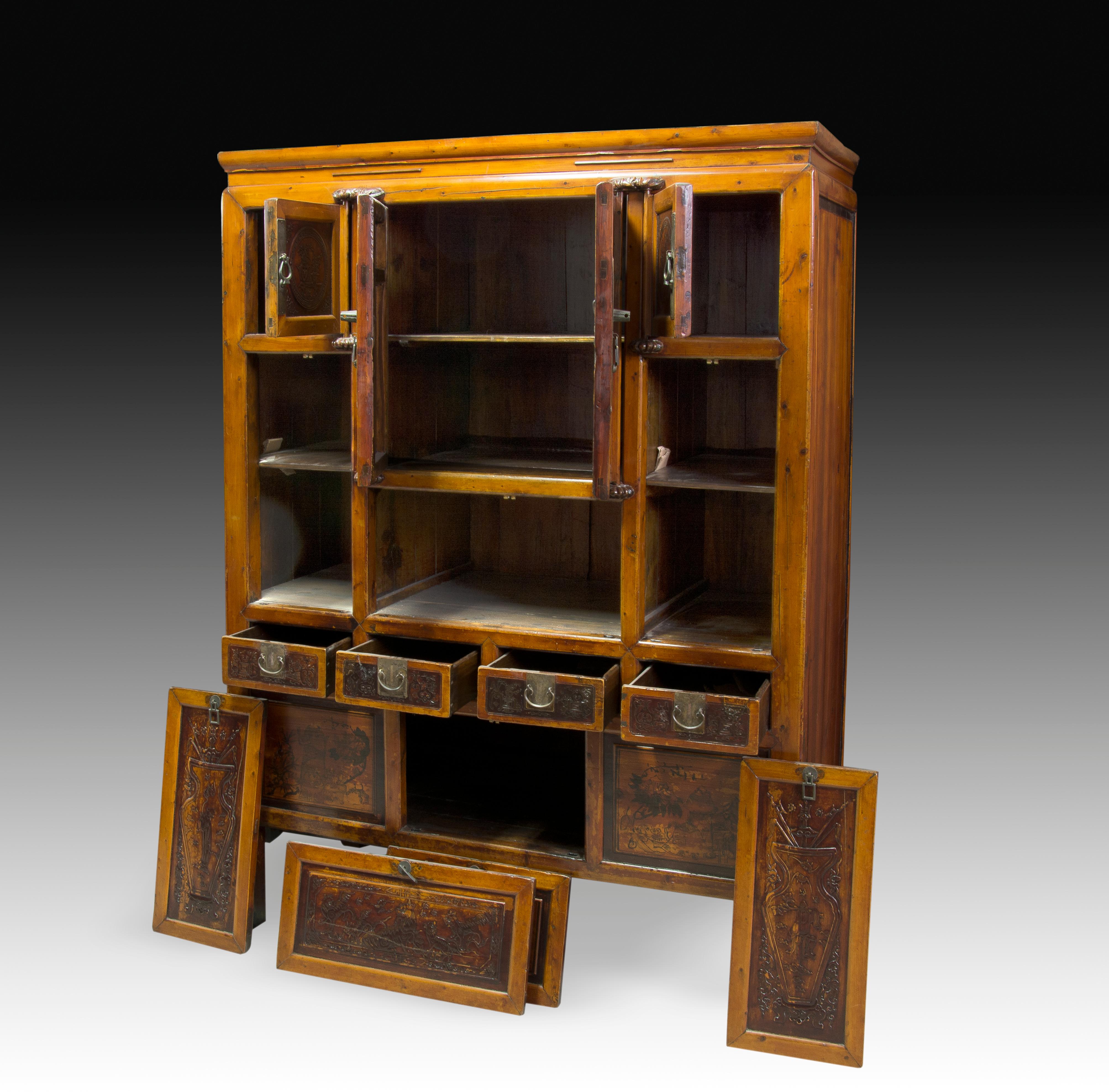 Orientalisches Kabinett. Holz, Metall, ca. frühes 20. Jahrhundert (Sonstiges) im Angebot