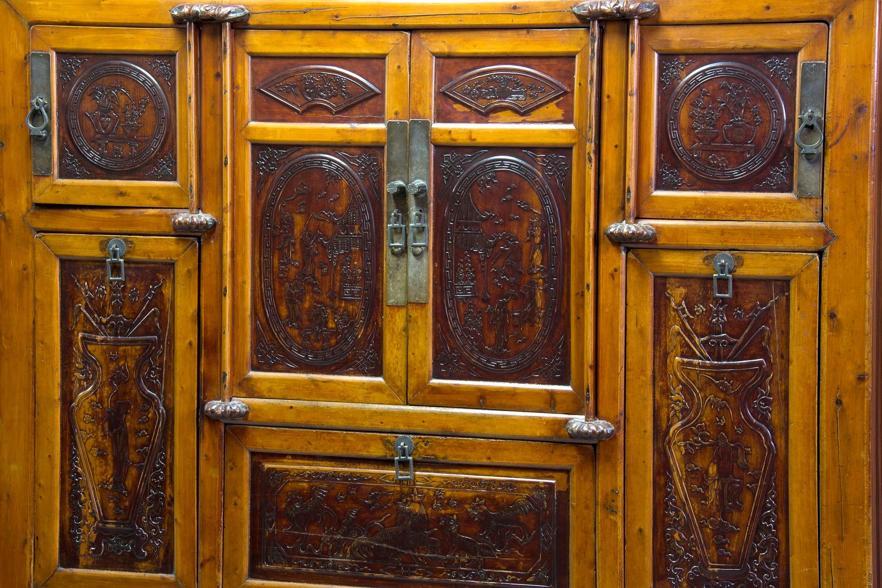 Orientalisches Kabinett. Holz, Metall, ca. frühes 20. Jahrhundert (Asiatisch) im Angebot