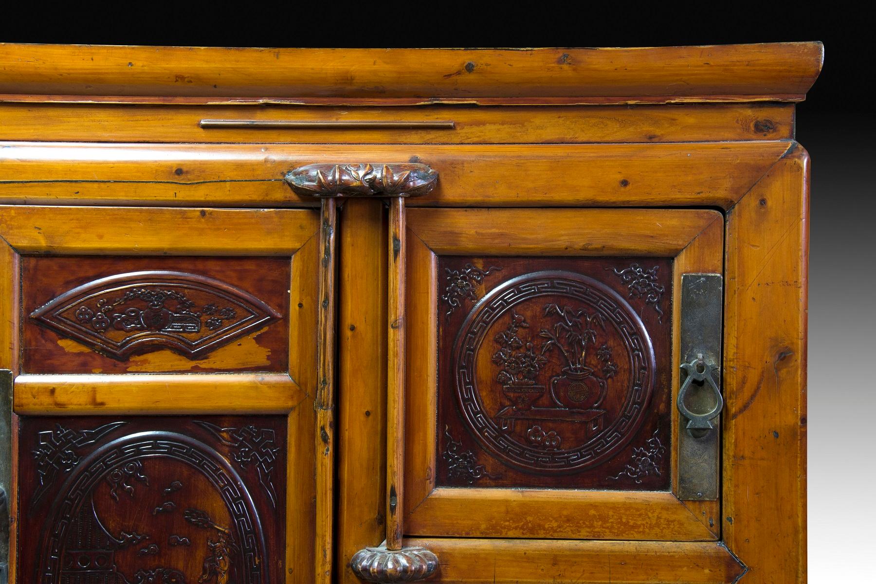Orientalisches Kabinett. Holz, Metall, ca. frühes 20. Jahrhundert im Zustand „Gut“ im Angebot in Madrid, ES