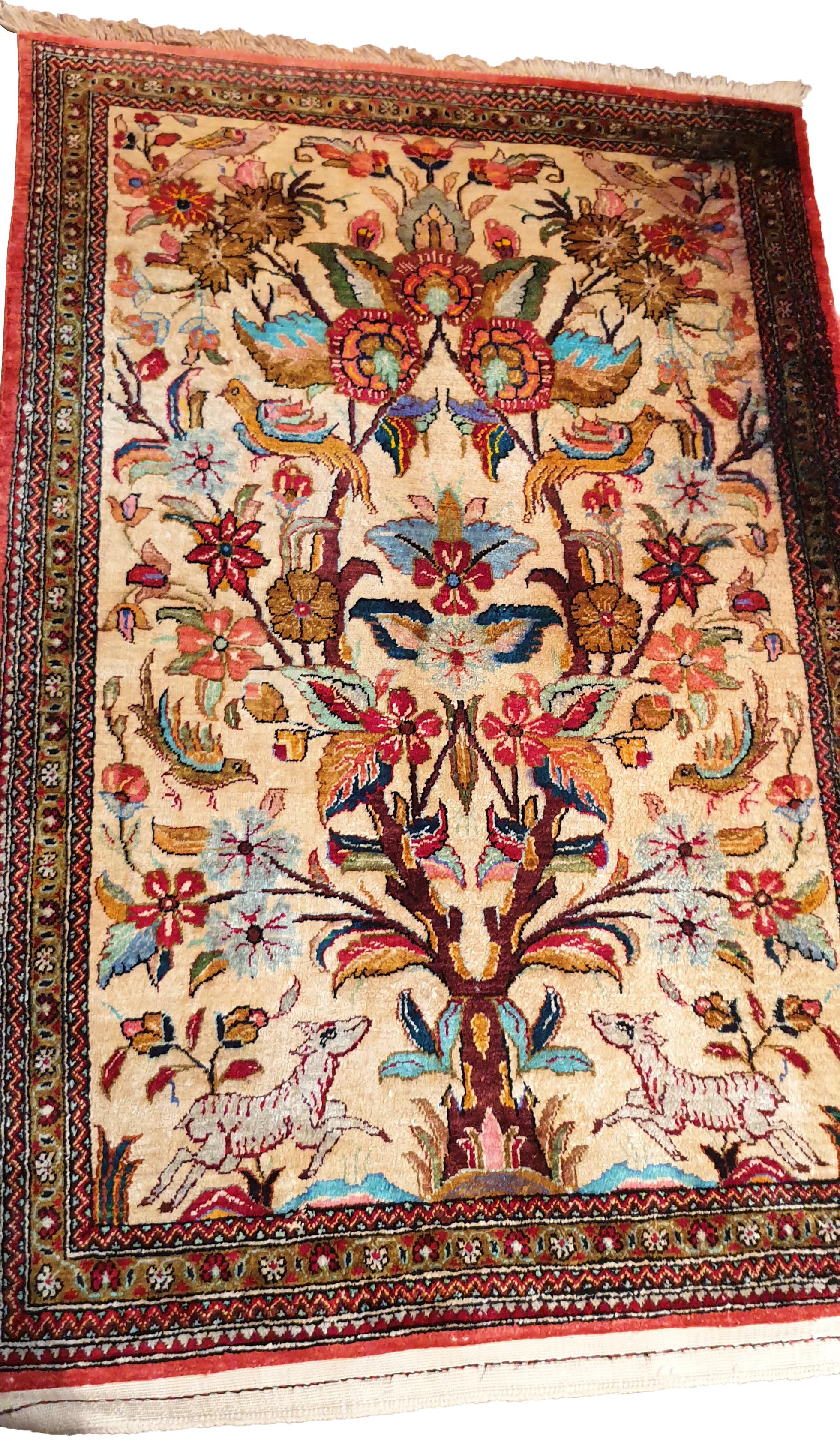 Hand knotted carpet in an Oriental factory.
High quality, beautiful graphics and remarkable finesse.
Perfect state of preservation
Price negiciable and free delivery.

Dimensions: 83 x 57 cm.