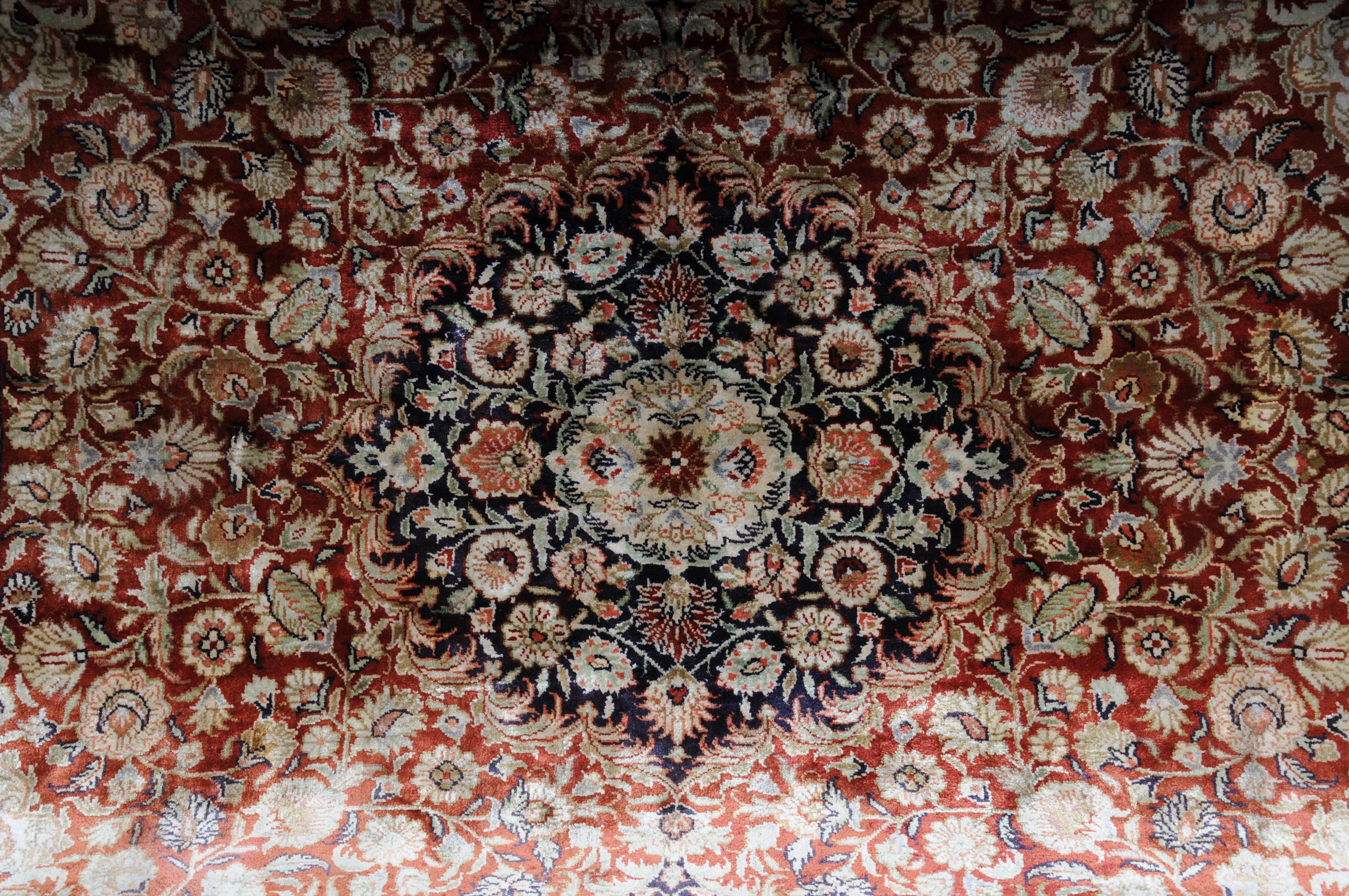 20th Century Oriental carpet/china bridge silk 20th century For Sale