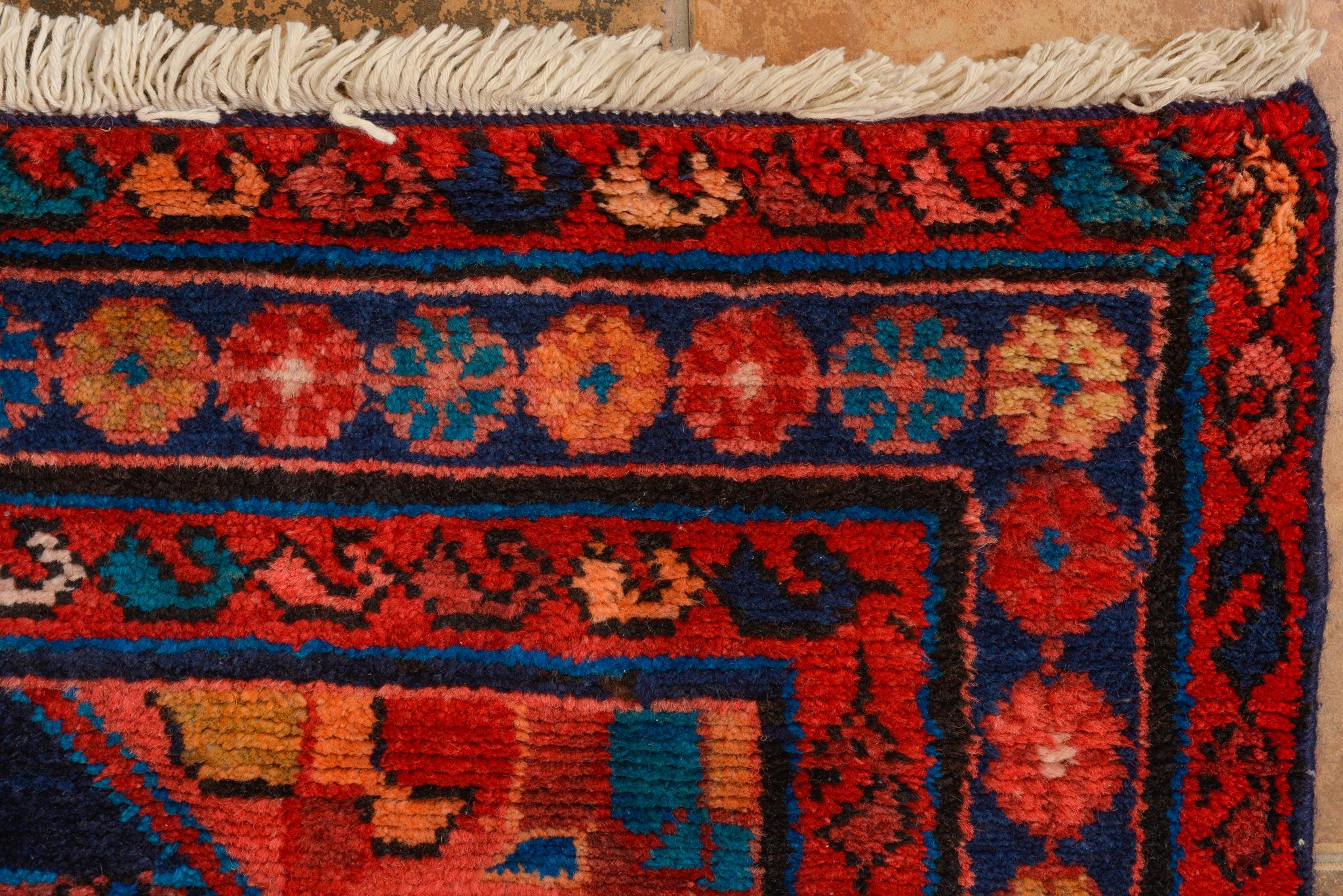 Orientalischer Teppich-Läufer auf realer Opportunität (20. Jahrhundert) im Angebot