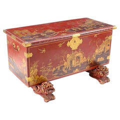 Oriental Chest in Red Lacquered Wood and Gold