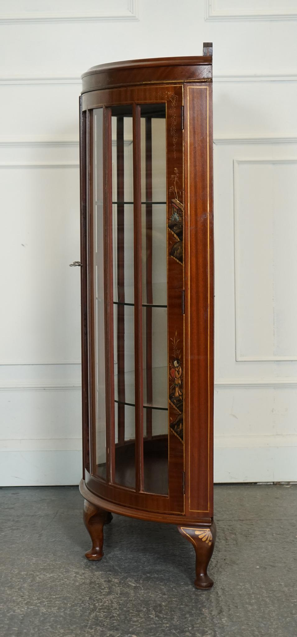 mueble vitrina oriental chino con estantes de cristal en venta 10