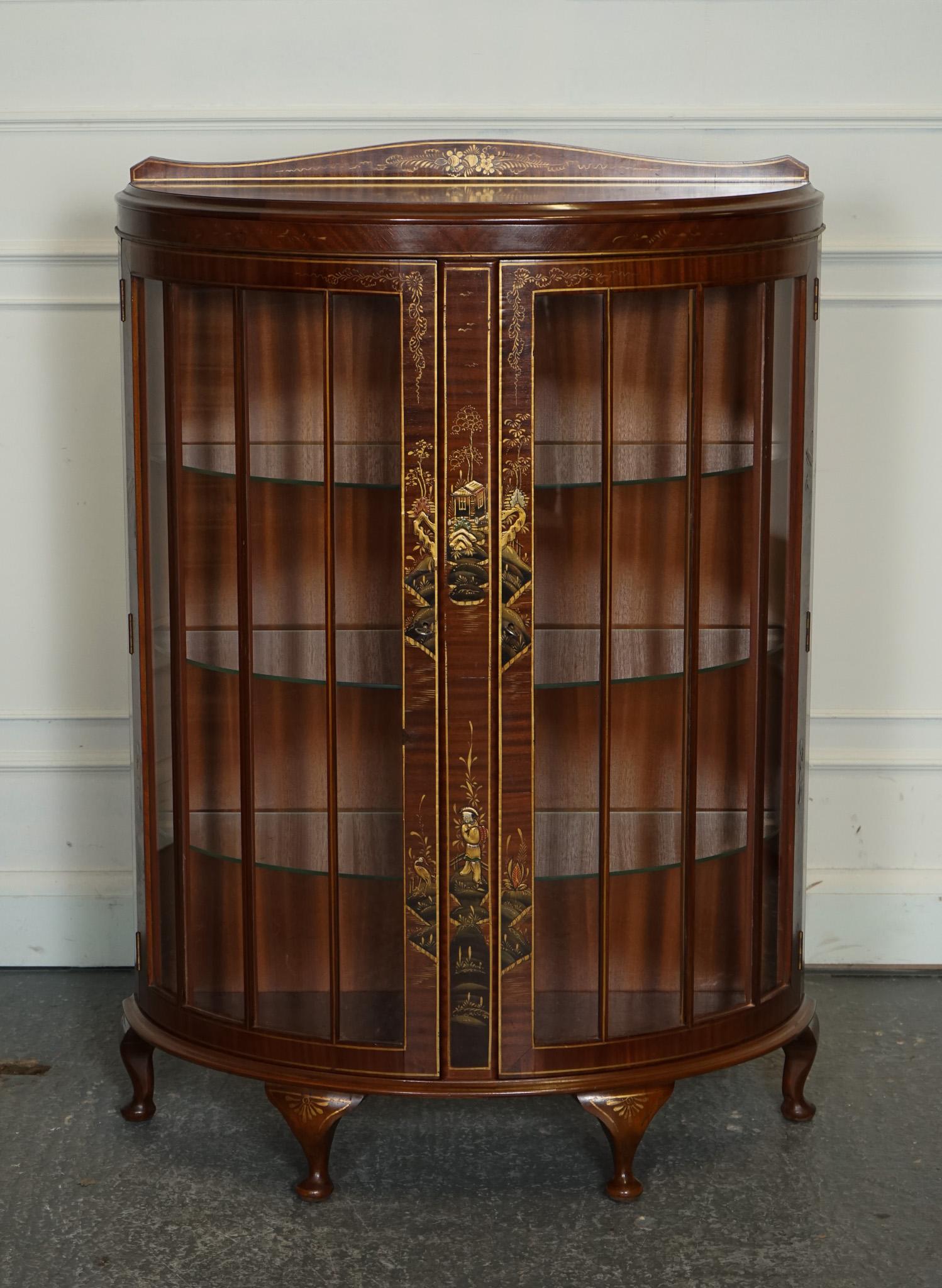mueble vitrina oriental chino con estantes de cristal Chino en venta