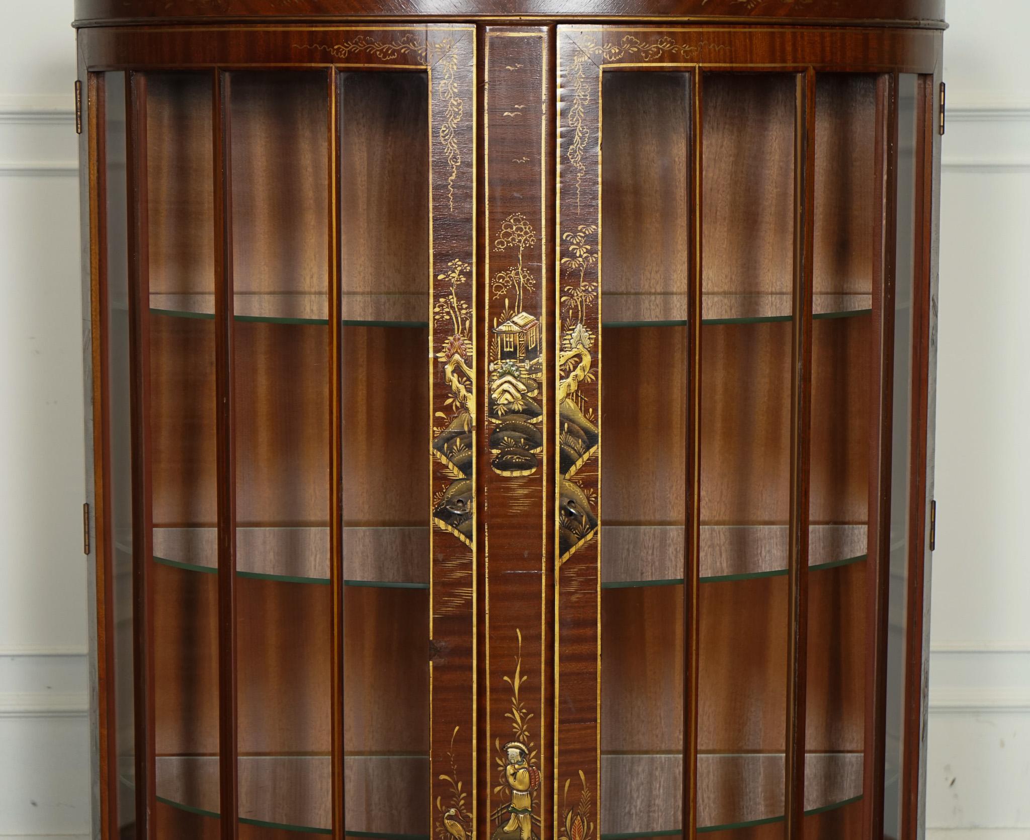 mueble vitrina oriental chino con estantes de cristal en Bueno estado para la venta en Pulborough, GB