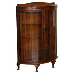ORIENTAL CHINESE DWARF BOW FRONT DISPLAY CABINET WiTH GLASS SHELVES