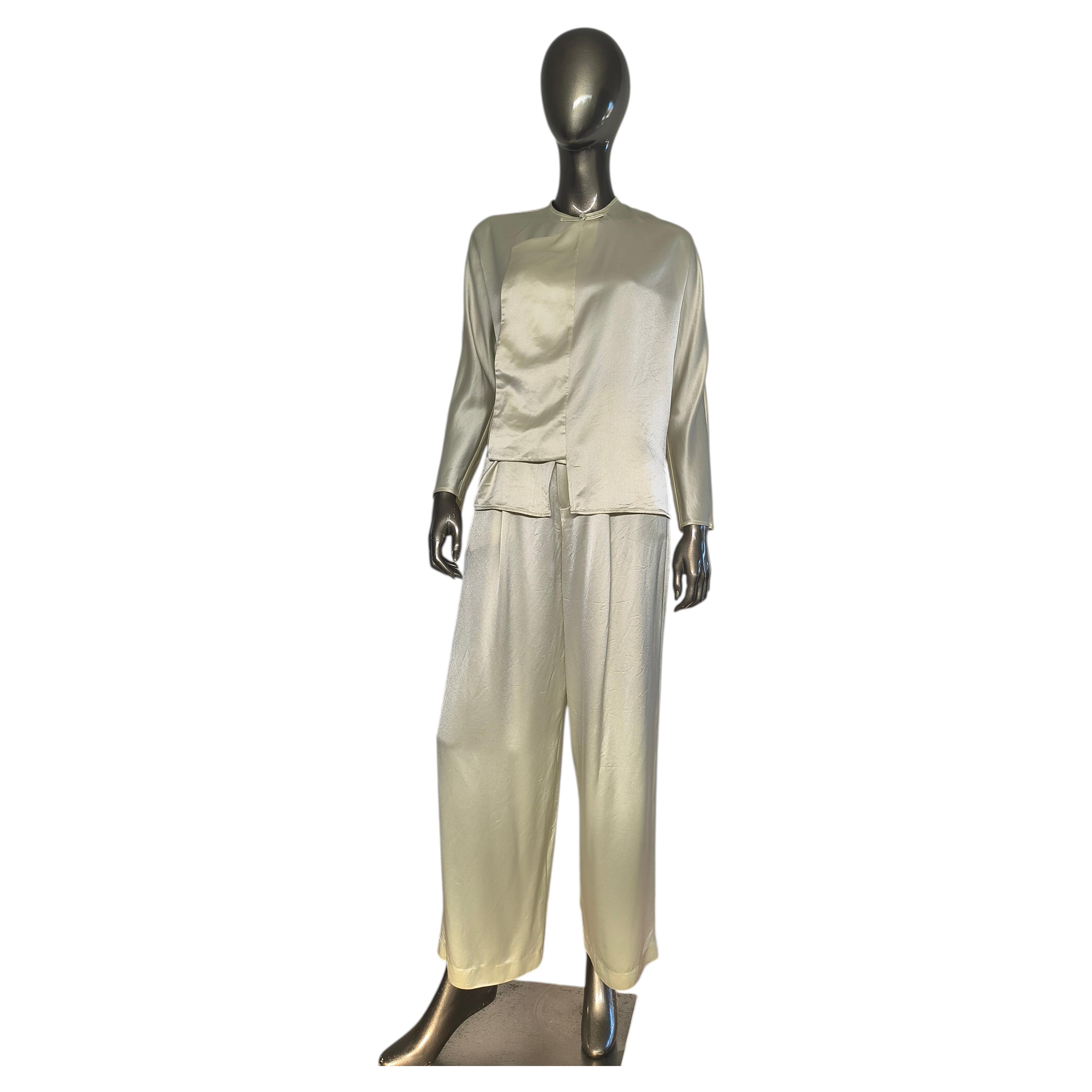 Oriental Chinese Mandarin Collar Silky Two-Piece Lounge Set in Yellow