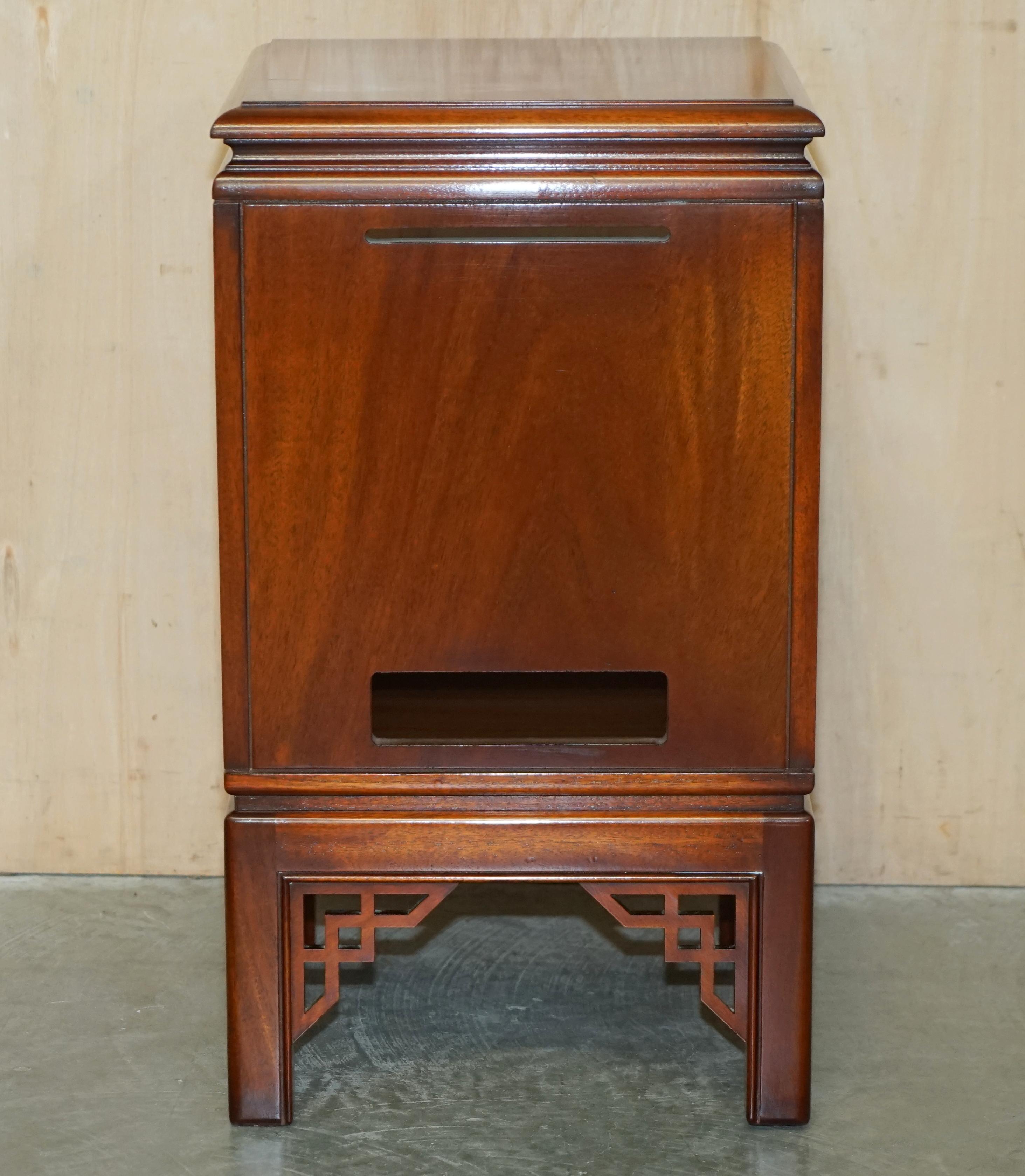 ORIENTAL CHINESE STYLE TEAK SiDE TABLE SIZED CABINET FOR MEDIA BOX STORAGE For Sale 9
