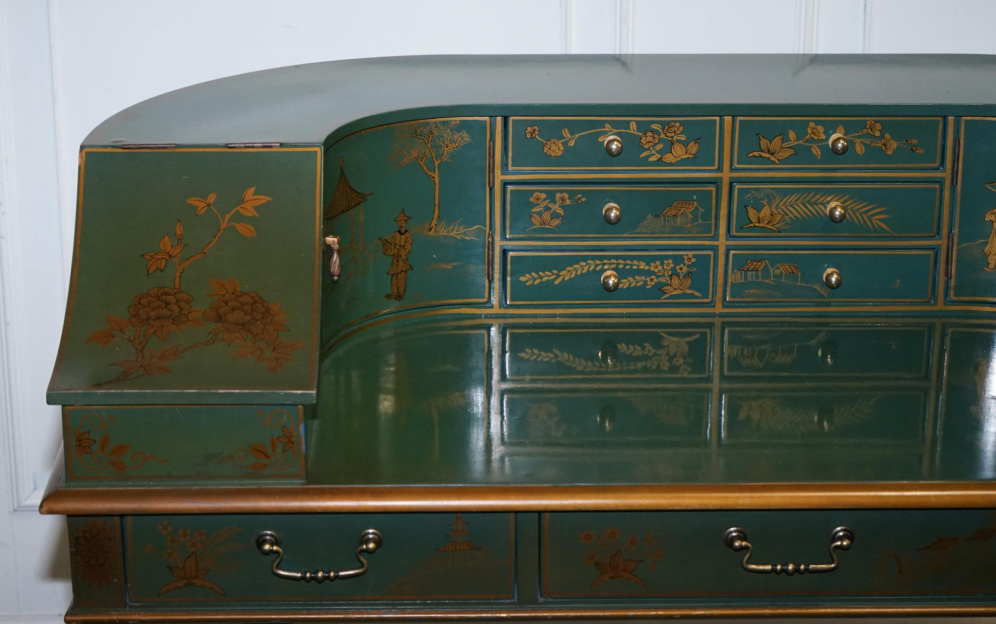 British ORIENTAL CHINOISERIE GREEN & GOLD CARLTON DESK WITH MATCHING ARMCHAiR For Sale