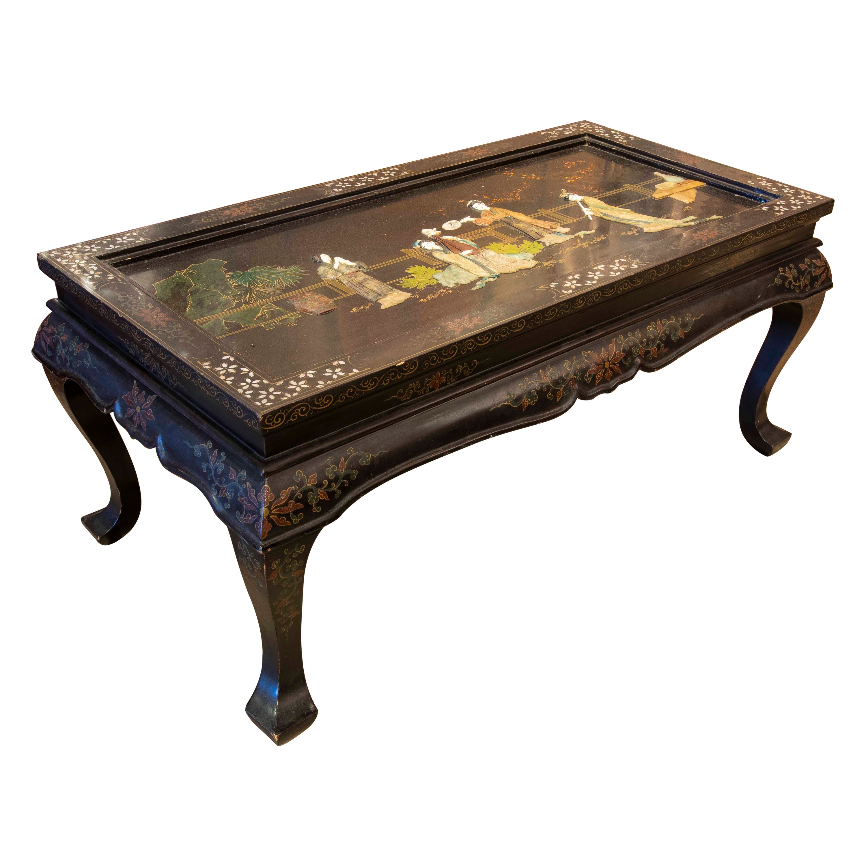 Mesa de Centro Oriental Lacada en Negro y Decoración de Personajes con Piedra