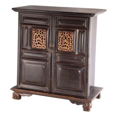 Armadio orientale. Wood, metallo. XIX secolo.