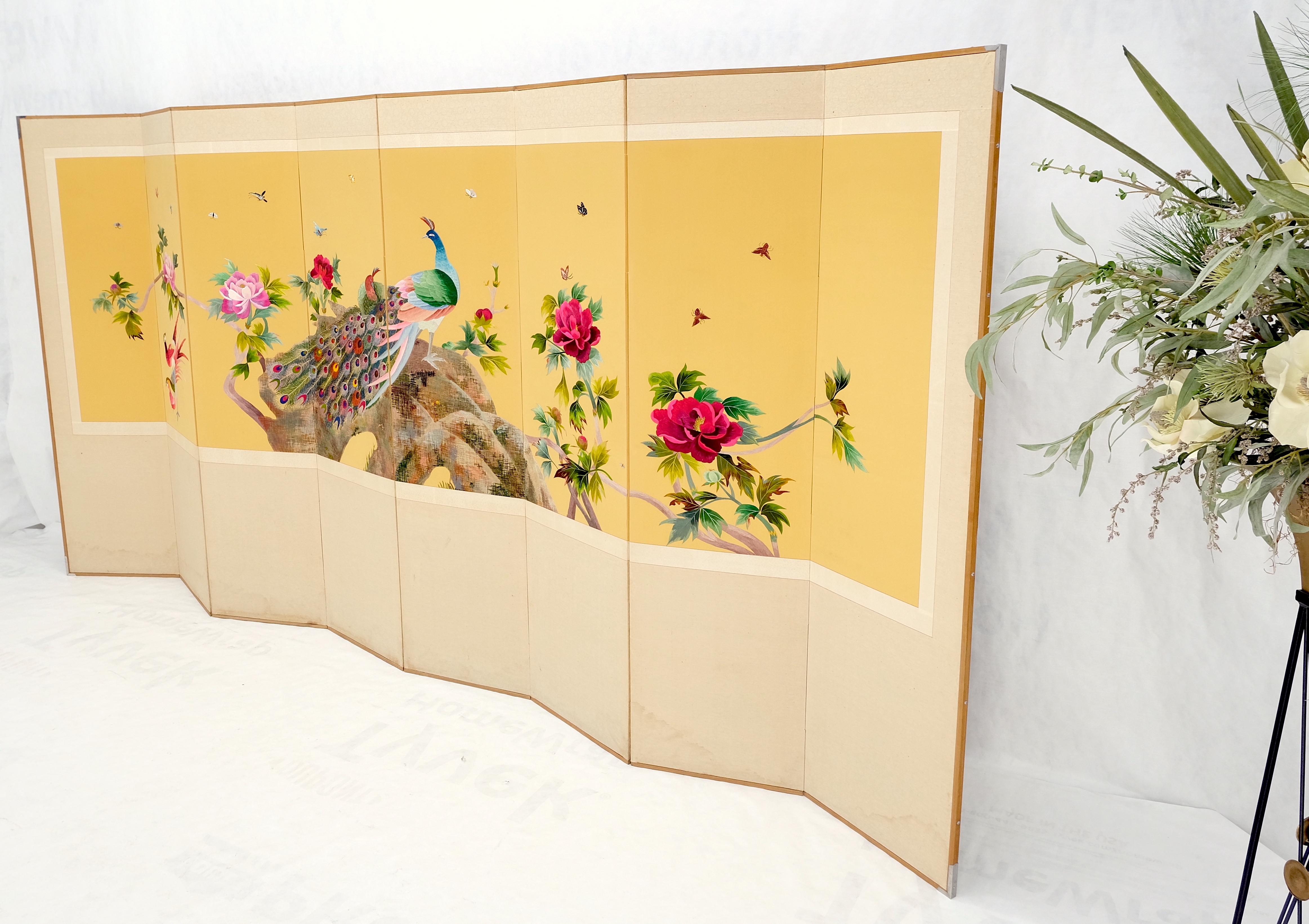 Écran de séparation de pièce décoratif oriental à 8 panneaux en soie avec broderie de scène de paon  en vente 2