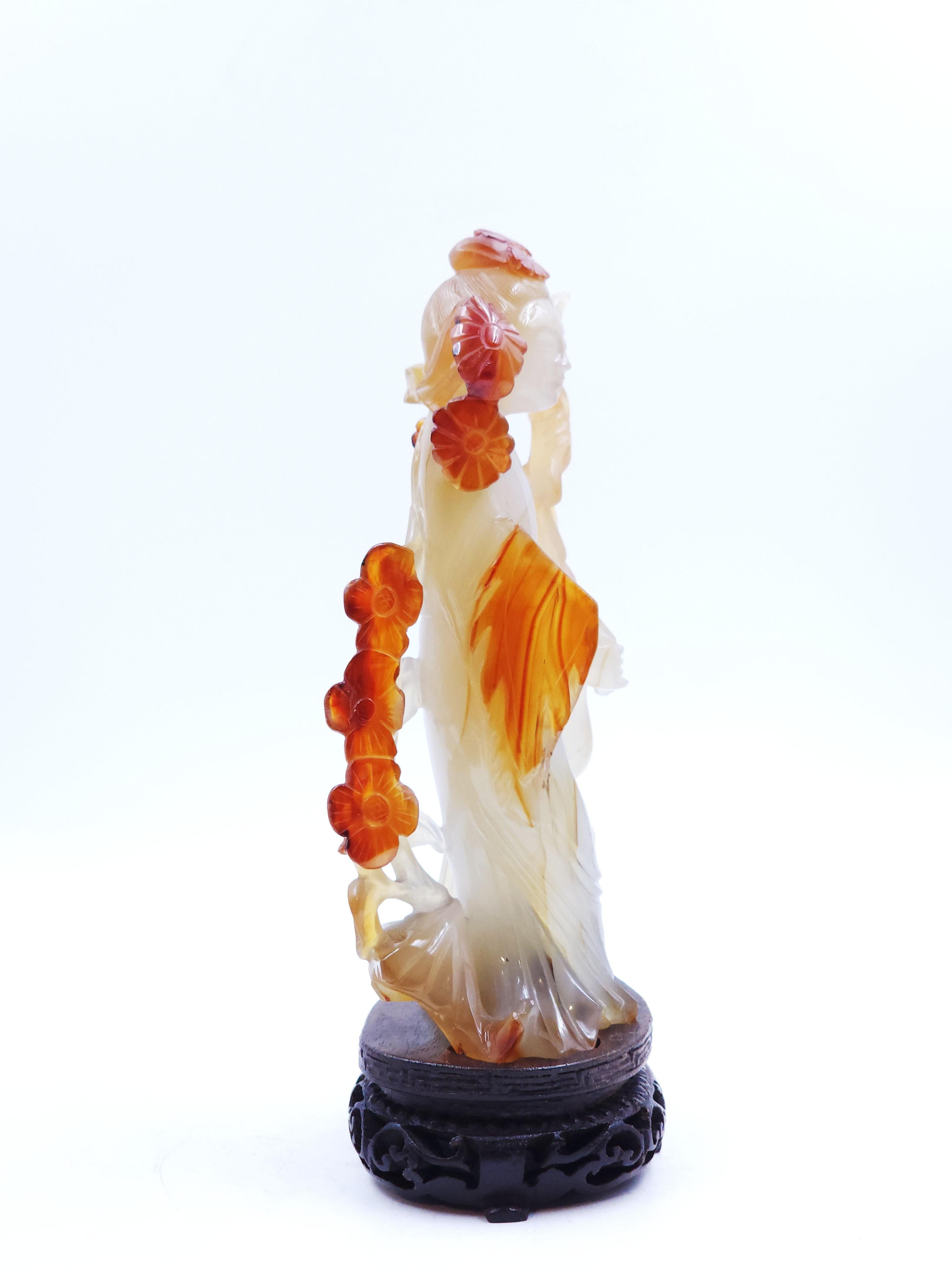 Chinese Oriental figure, Qing Dynasty, woman carved in carnelian agate For Sale