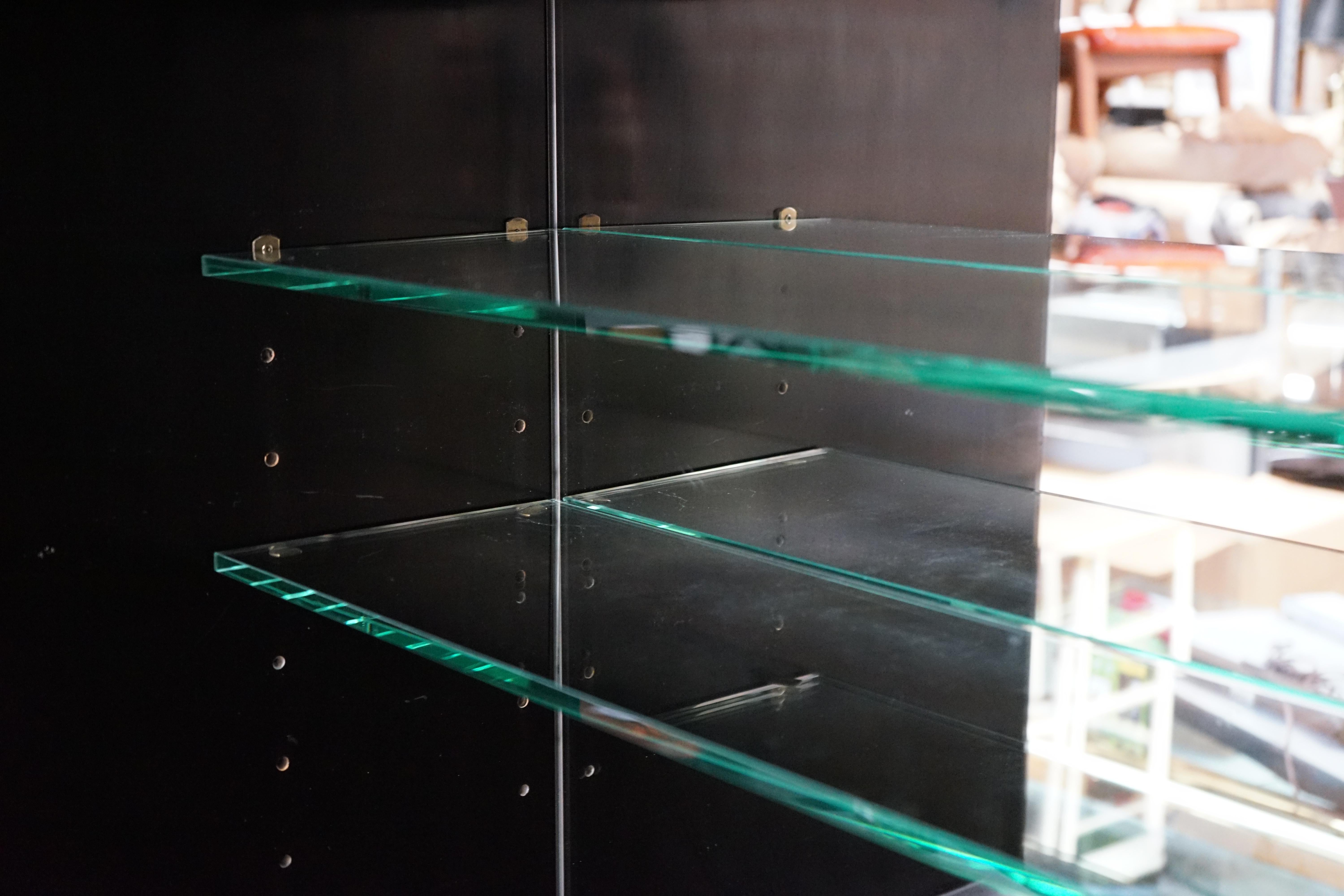 Oriental George III Ornate Bar Cabinet from Baker's Stately Homes Collection en venta 5