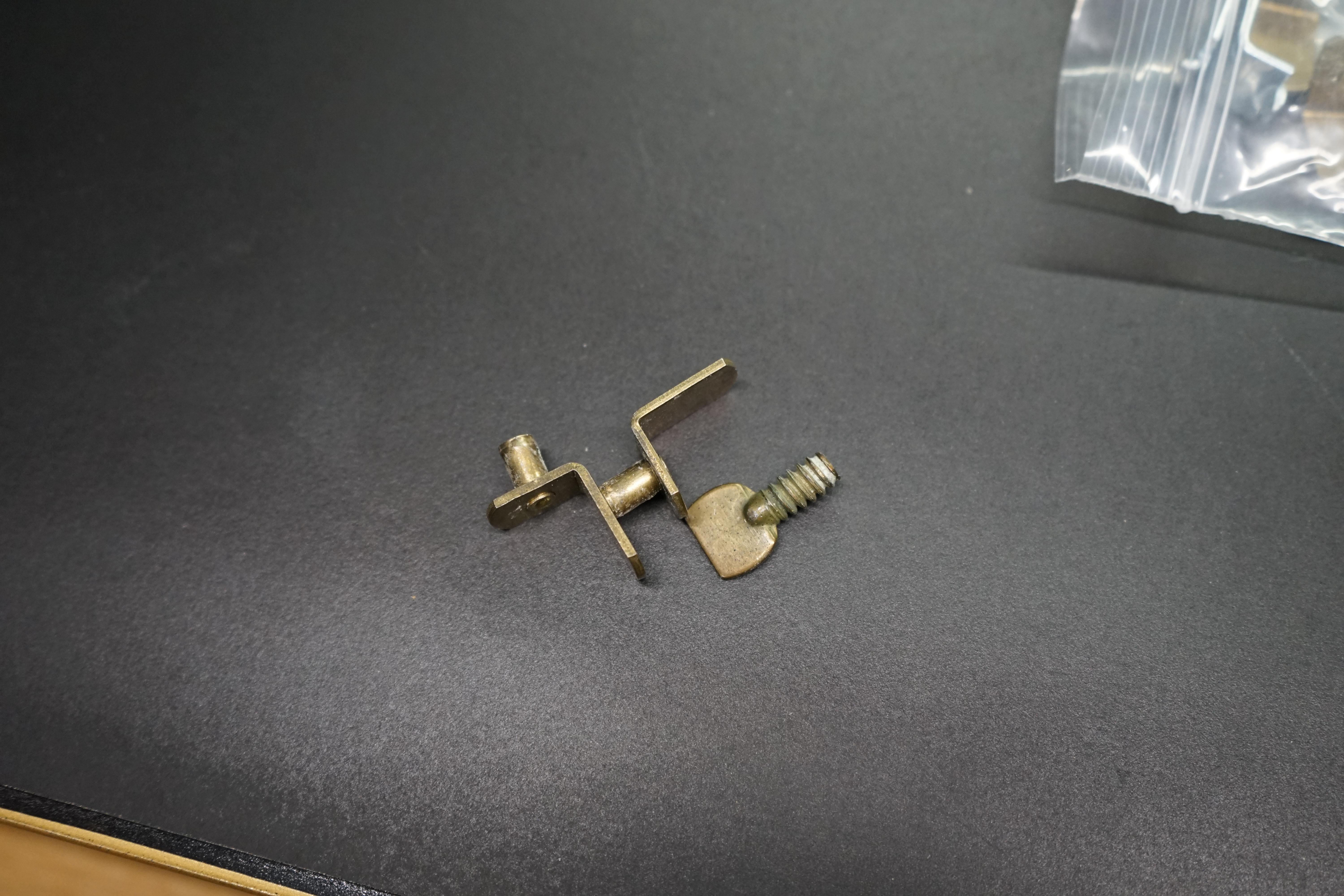 Oriental George III Ornate Bar Cabinet from Baker's Stately Homes Collection en venta 7