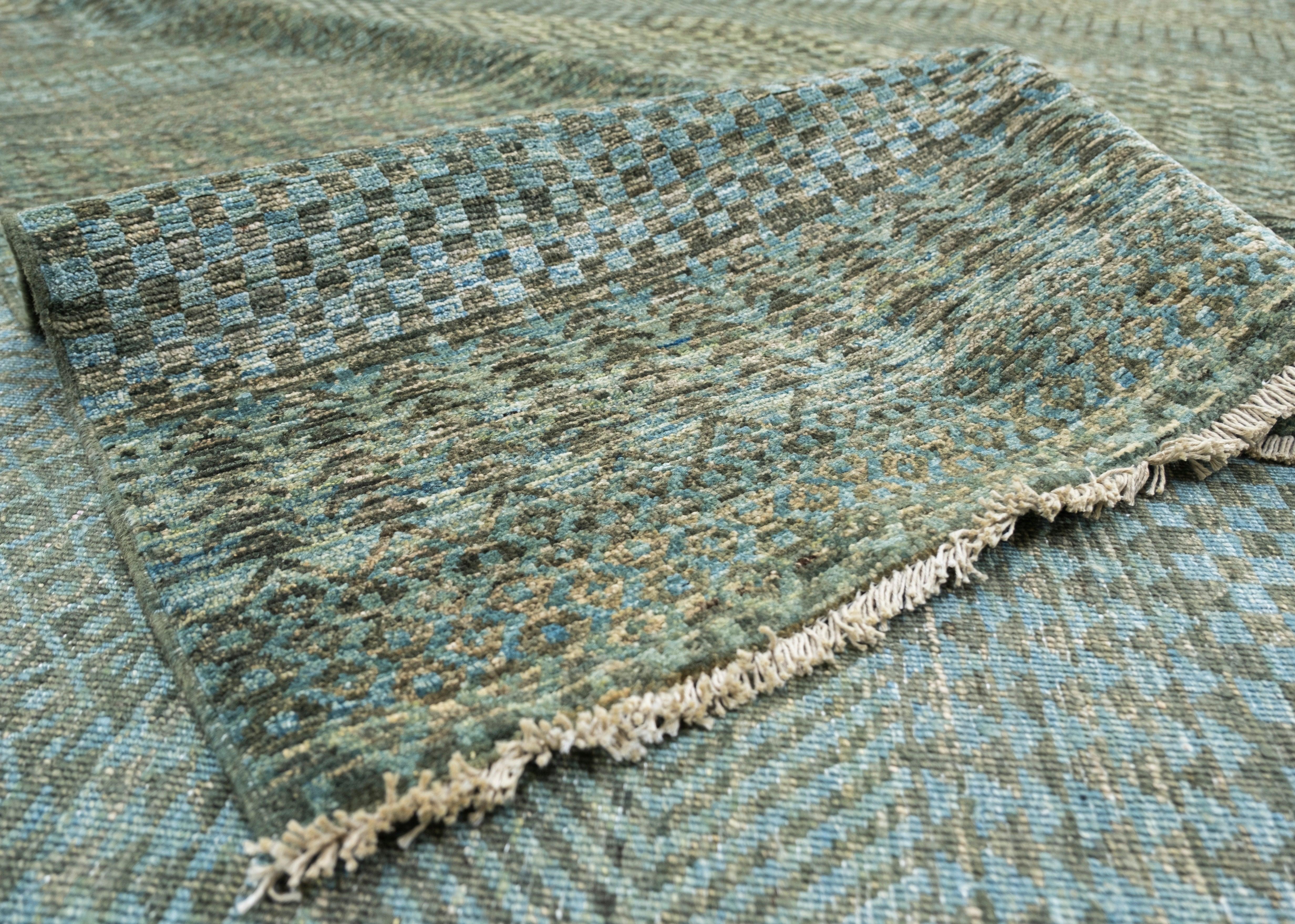 Hand-Knotted Oriental Hand Knotted Rug 9'1