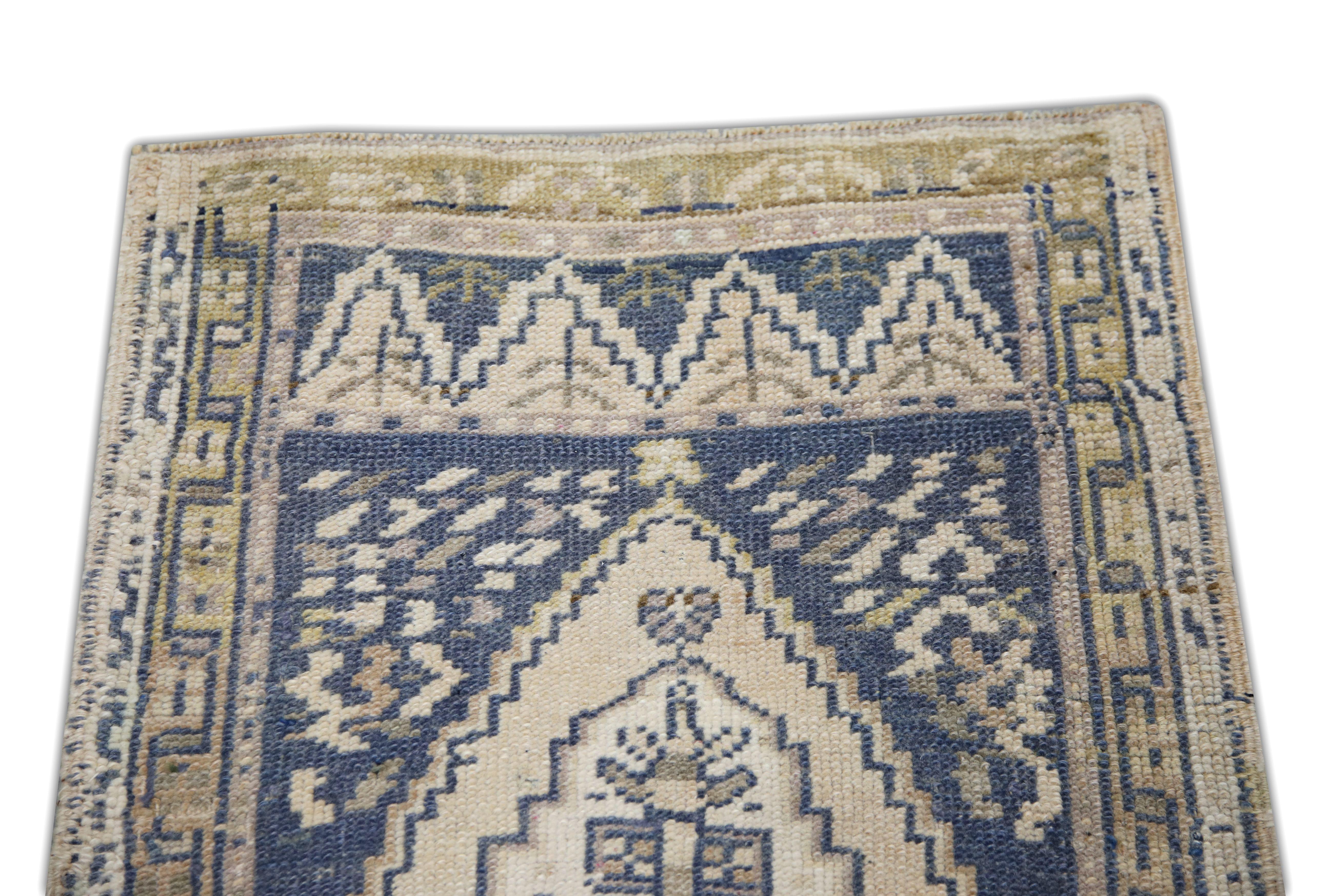 Hand-Knotted Oriental Hand Knotted Turkish Mini Rug 1'20