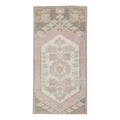 Orientalischer handgeknüpfter türkischer Miniteppich 1'4" x 2'8" #8599
