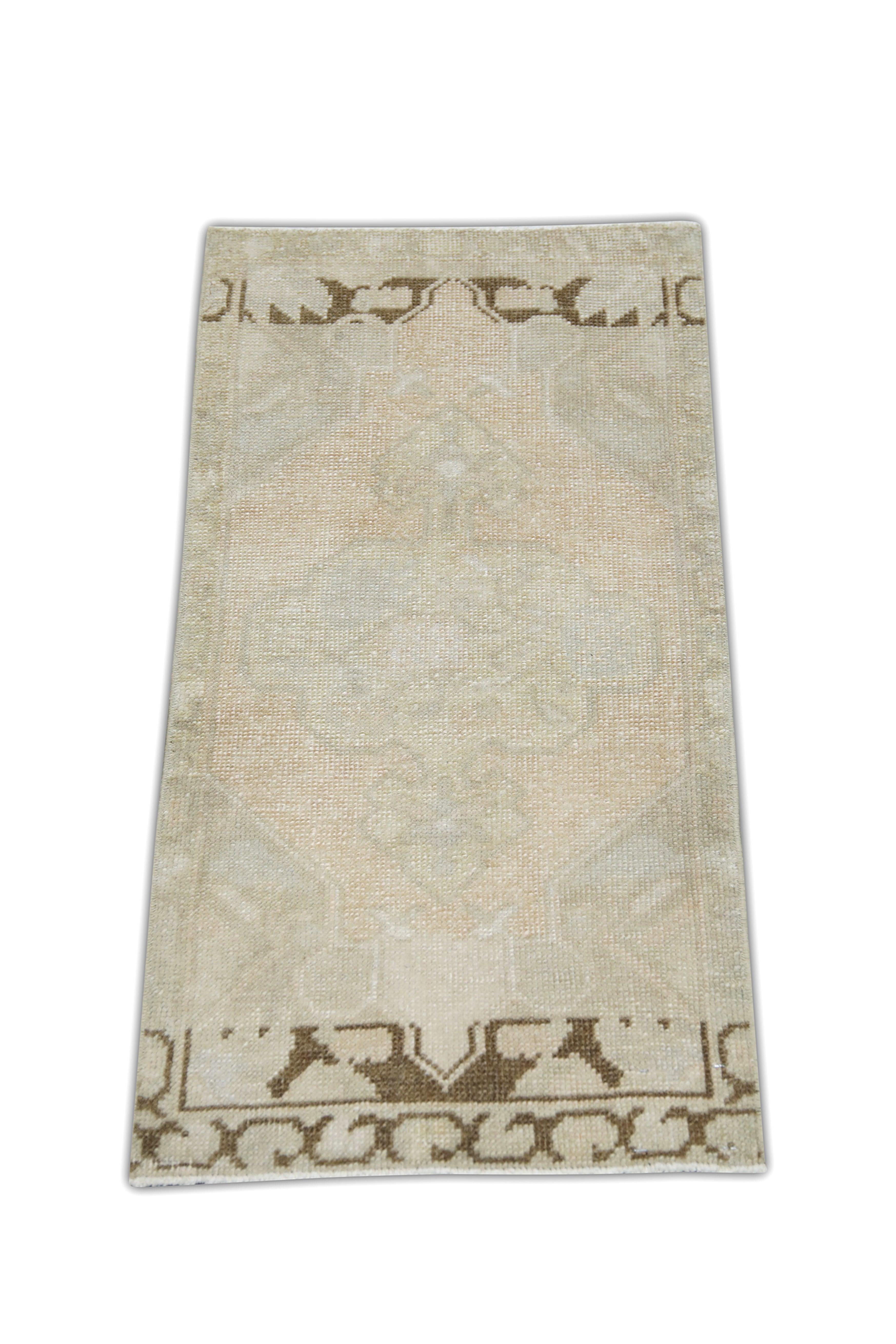 Oriental Hand Knotted Turkish Mini Rug 1'6