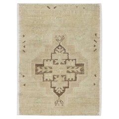 Oriental Hand Knotted Turkish Mini Rug 1
6" x 2
7" #8931