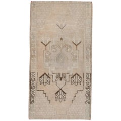 Oriental Hand Knotted Turkish Mini Rug 1
9" x 3
2" #75